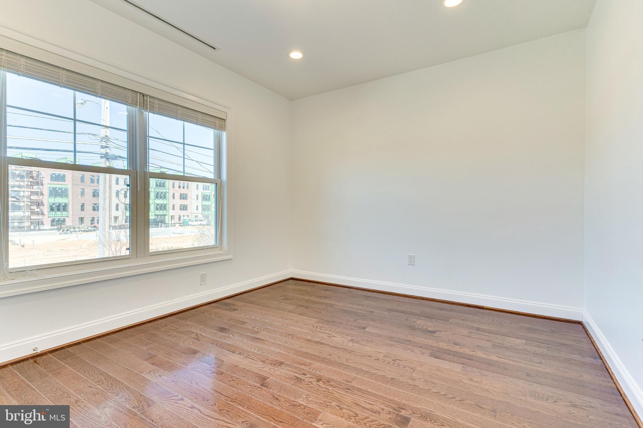 PIMMIT HILLS - Residential