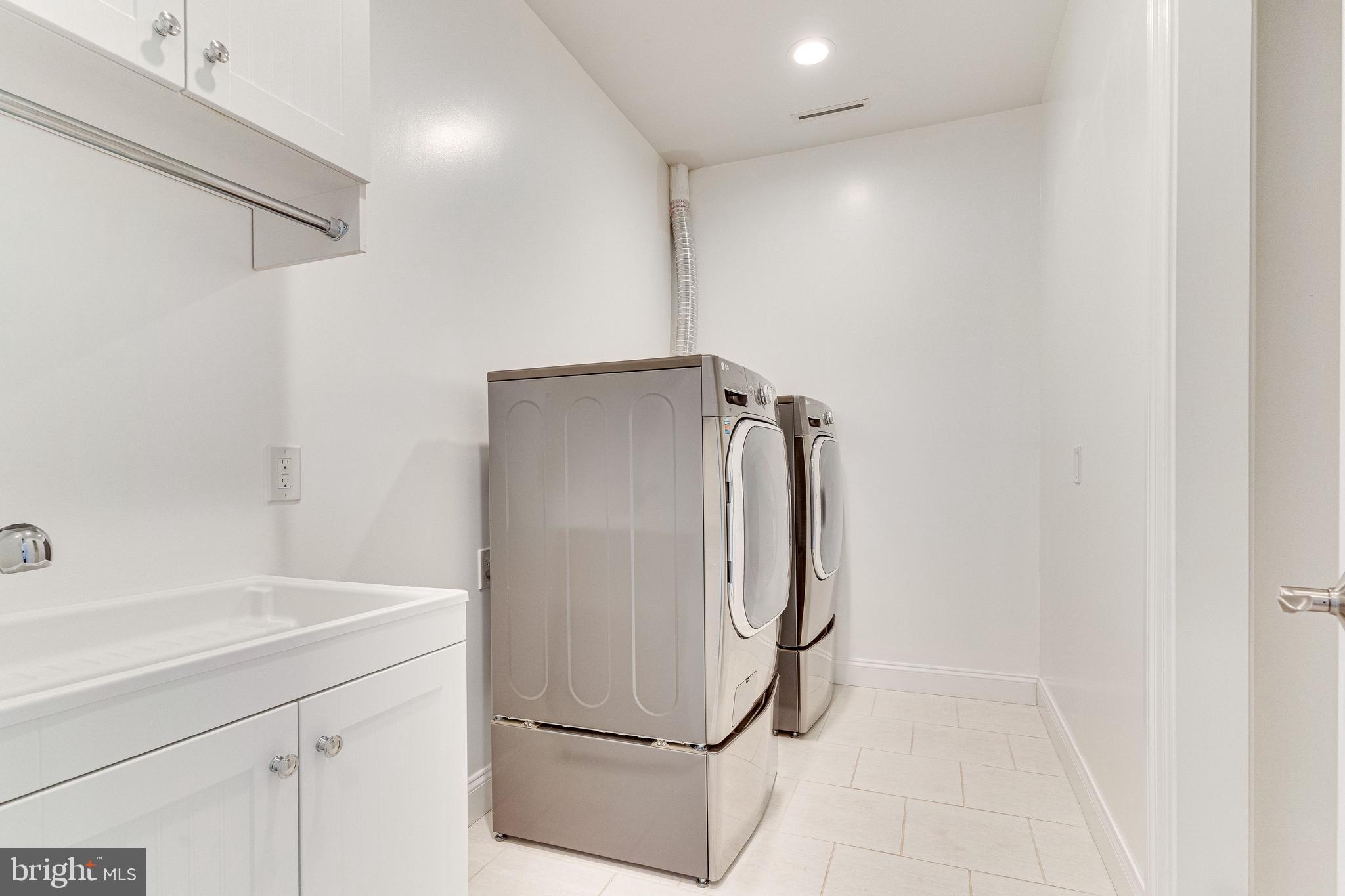 PIMMIT HILLS - Residential