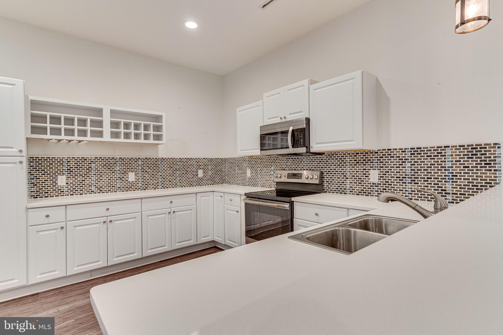 PIMMIT HILLS - Residential