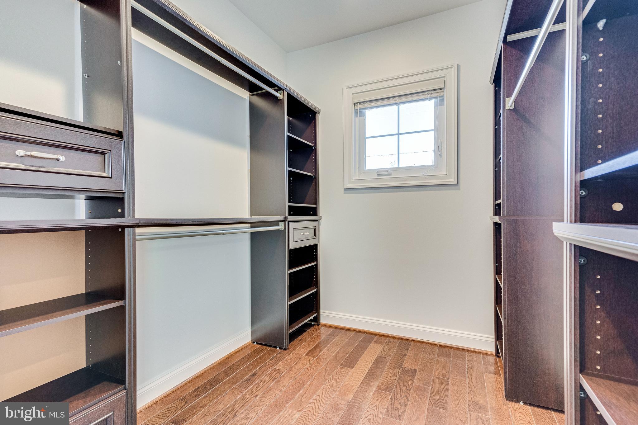 PIMMIT HILLS - Residential