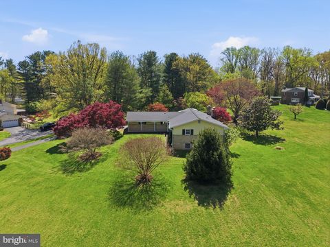 Photo of 2015 Sondra Court, SILVER SPRING, MD 20905 (MLS # MDMC2218978)