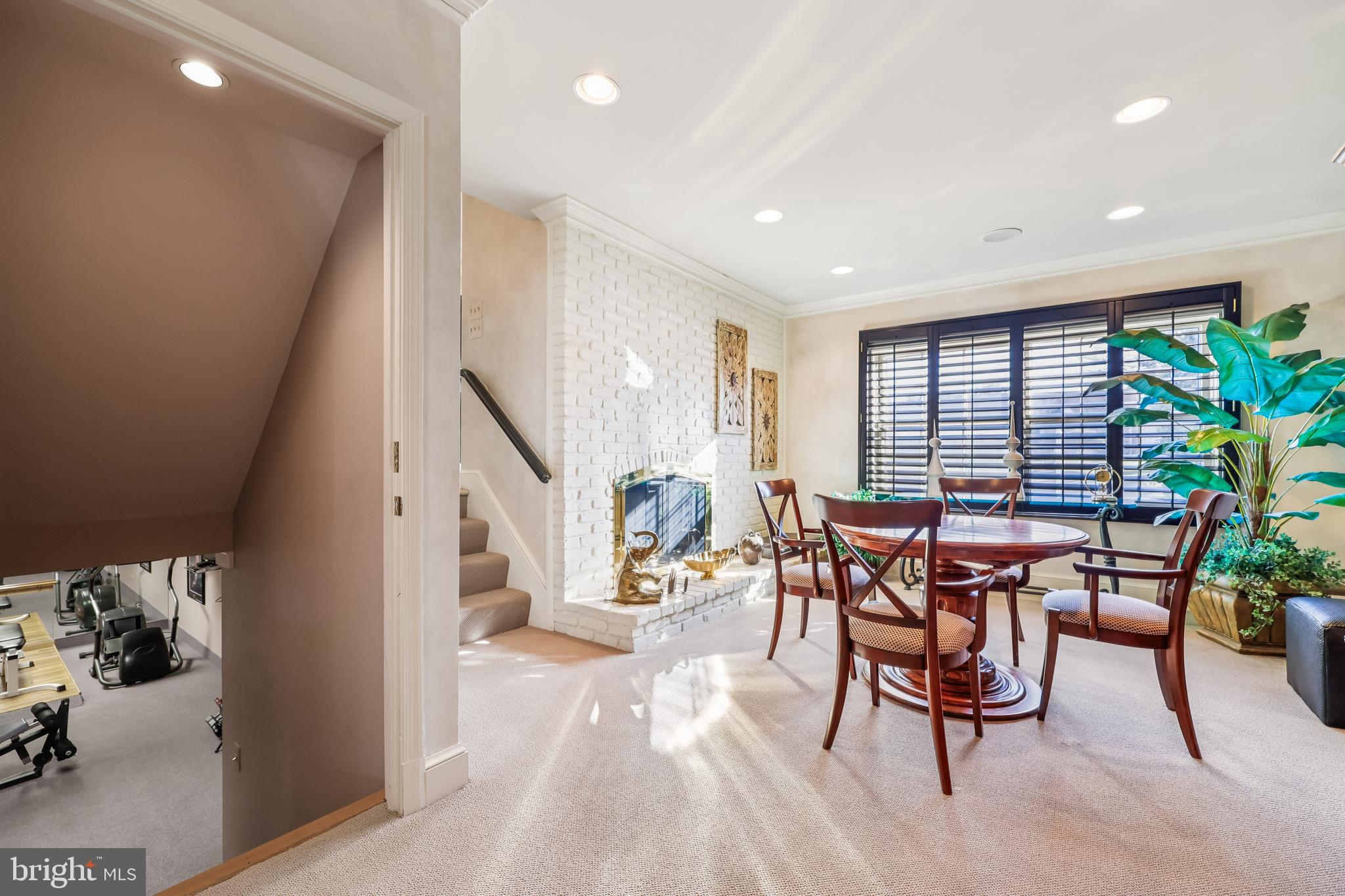 POTOMAC COMMONS - Residential