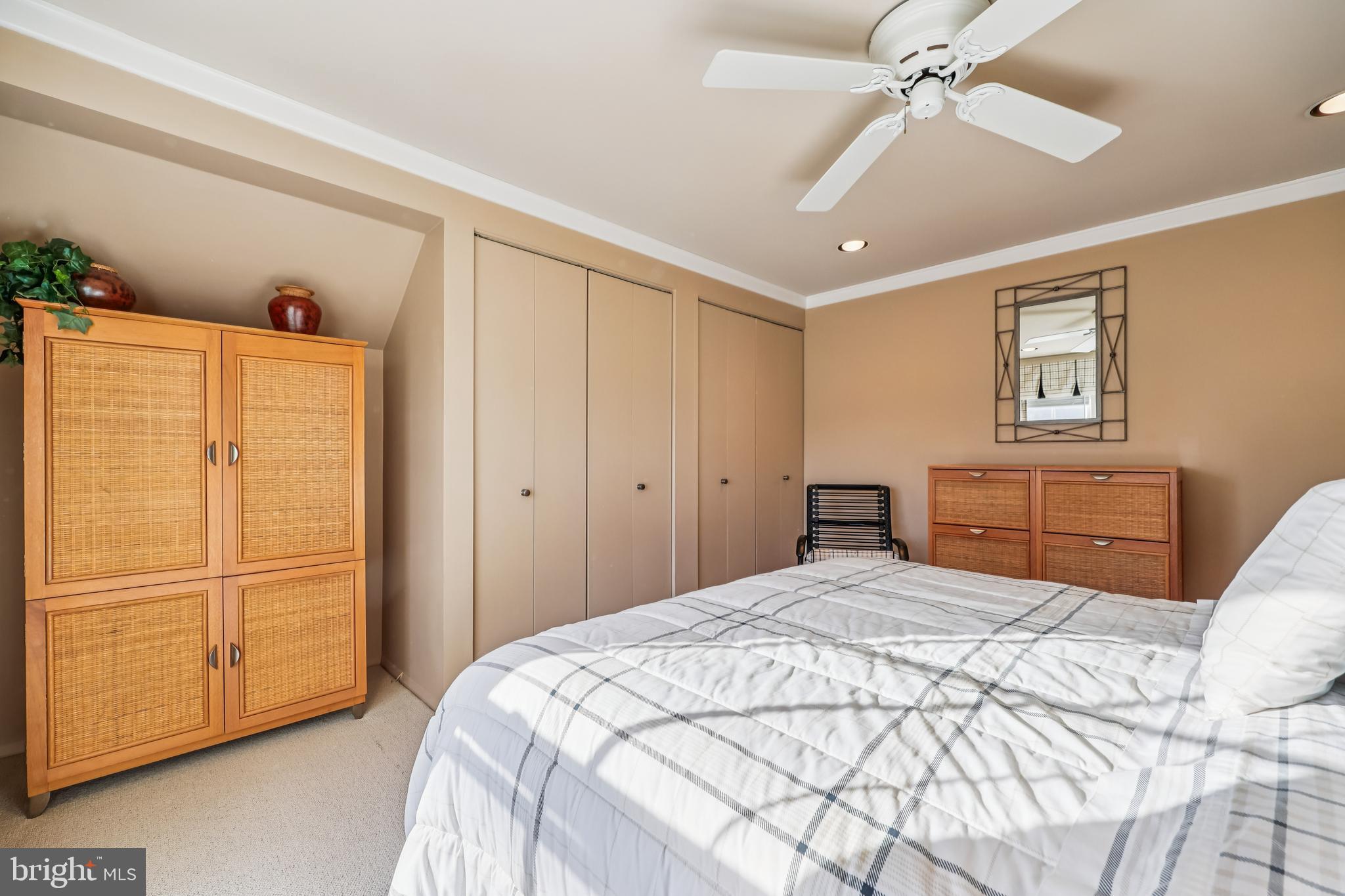 POTOMAC COMMONS - Residential