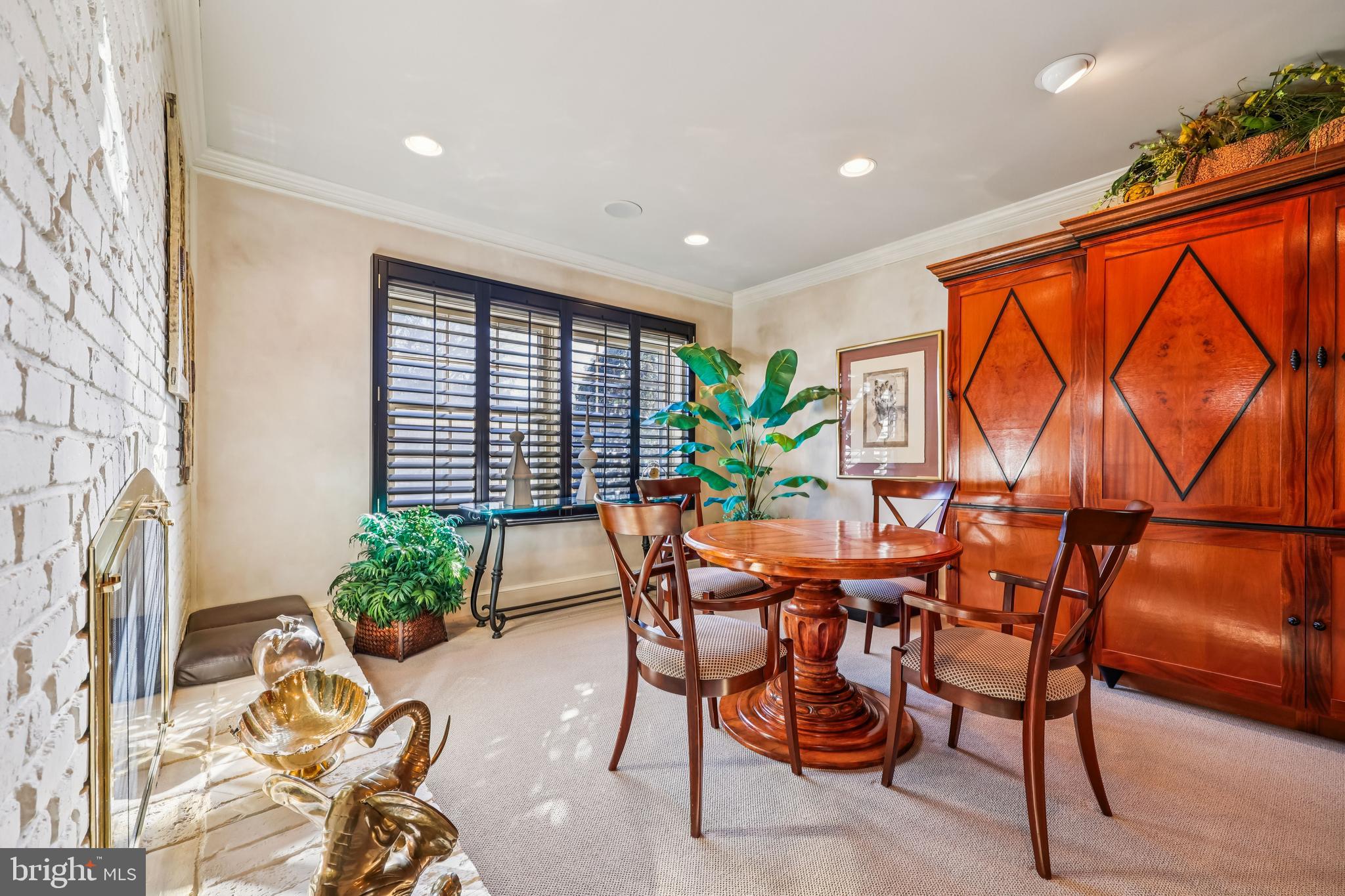 POTOMAC COMMONS - Residential