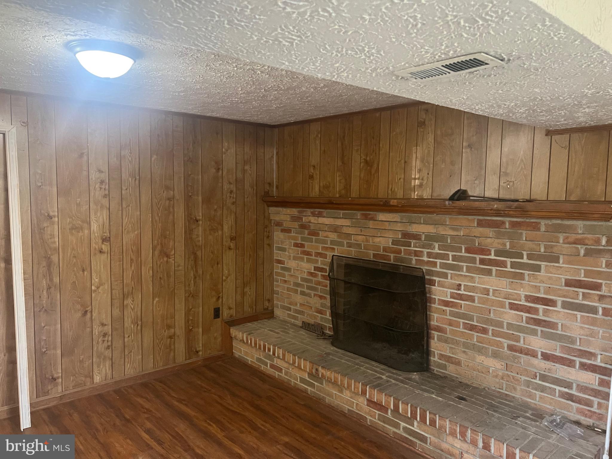 ASHFORD - Residential Lease