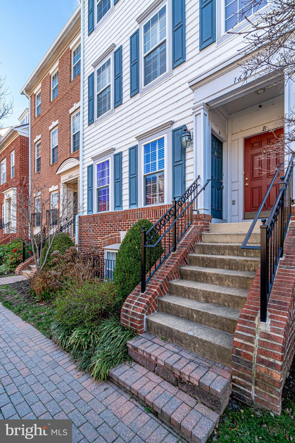 OLD TOWN GREENS - Residential Lease