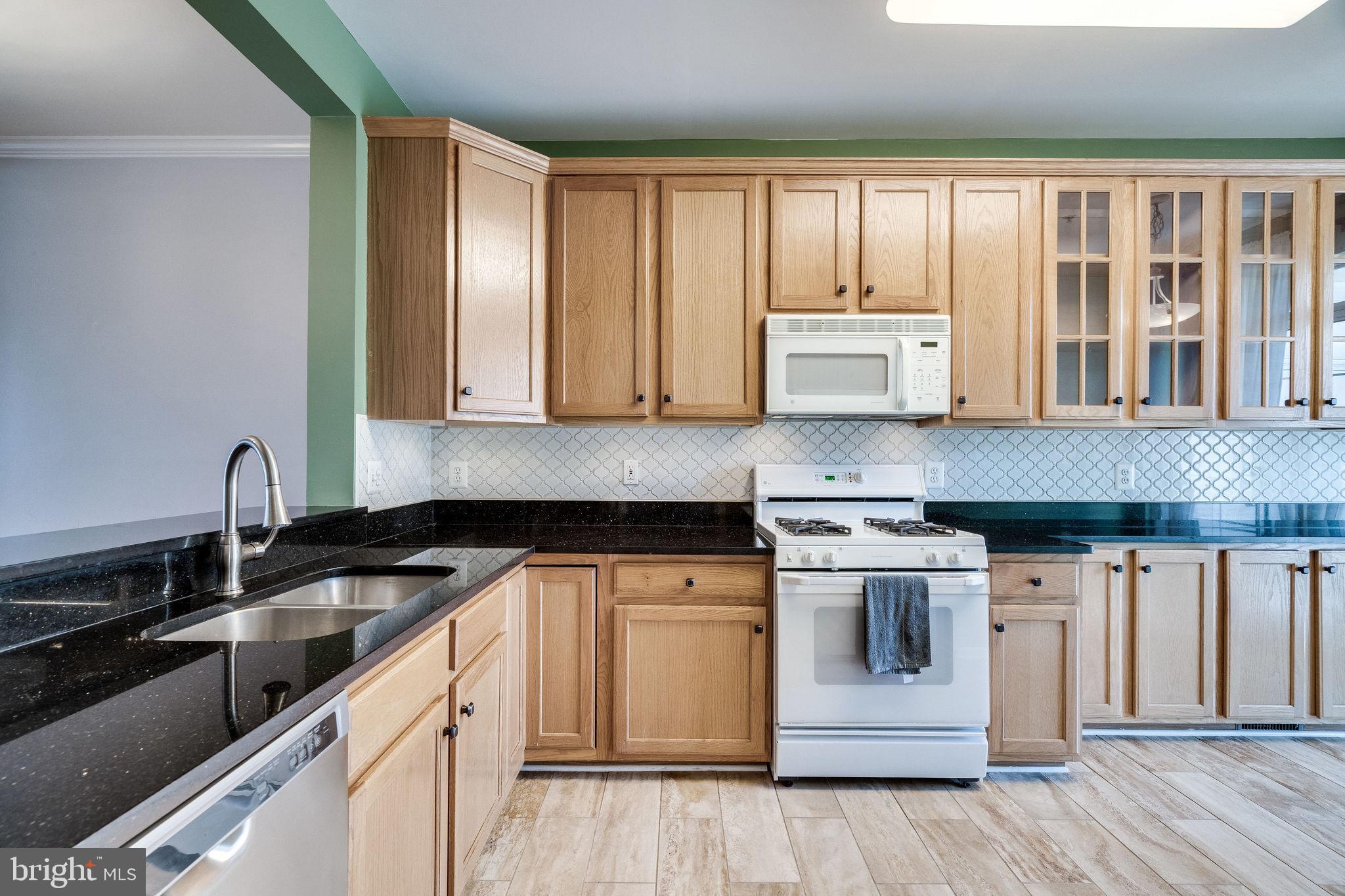 OLD TOWN GREENS - Residential Lease