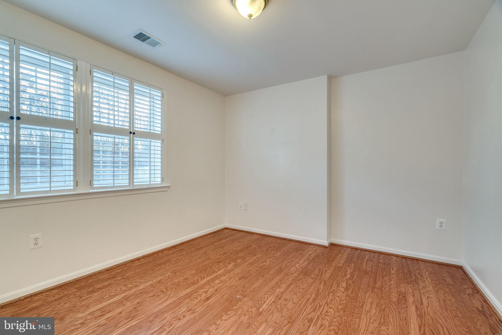 OLD TOWN GREENS - Residential Lease