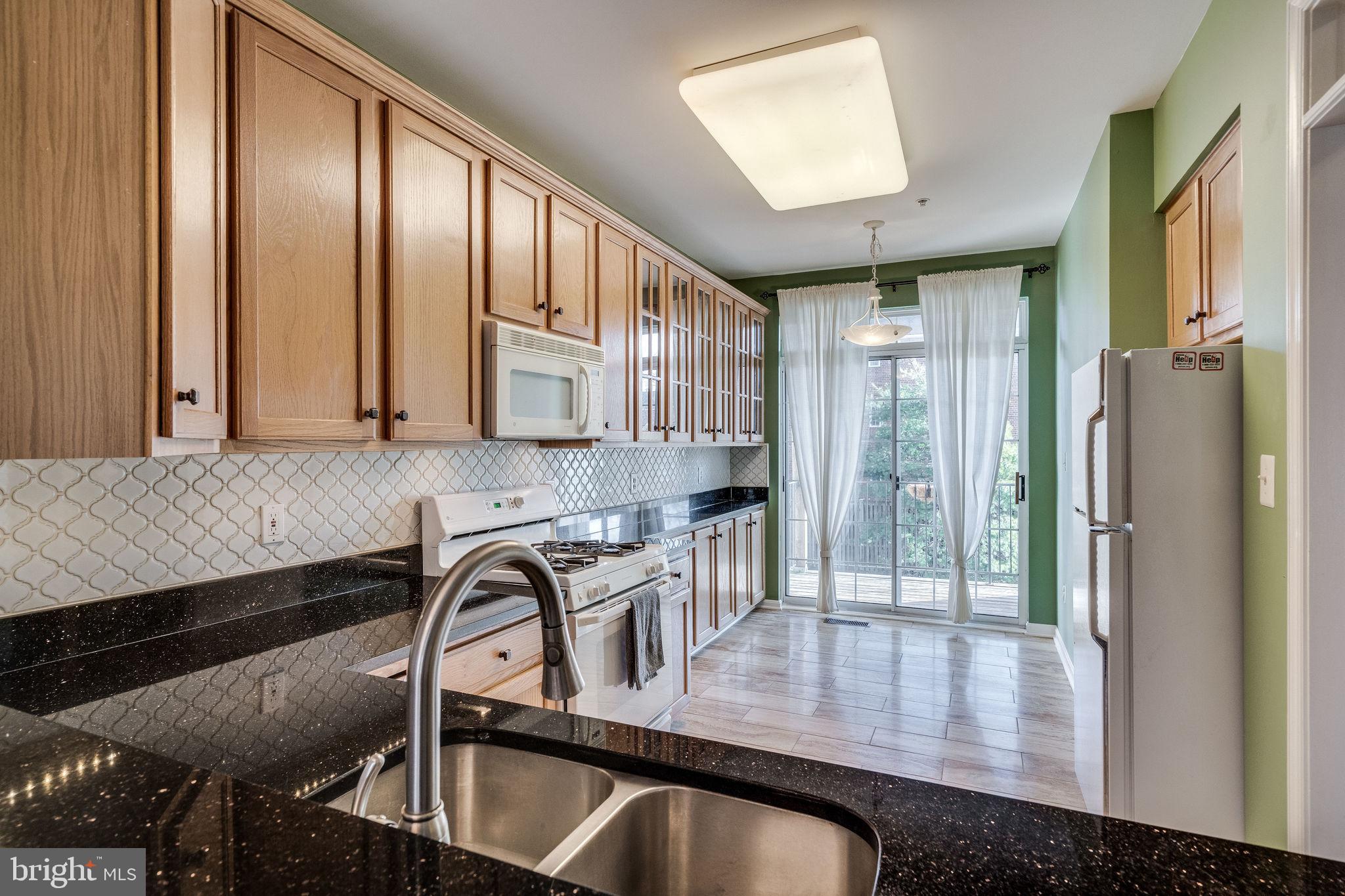 OLD TOWN GREENS - Residential Lease