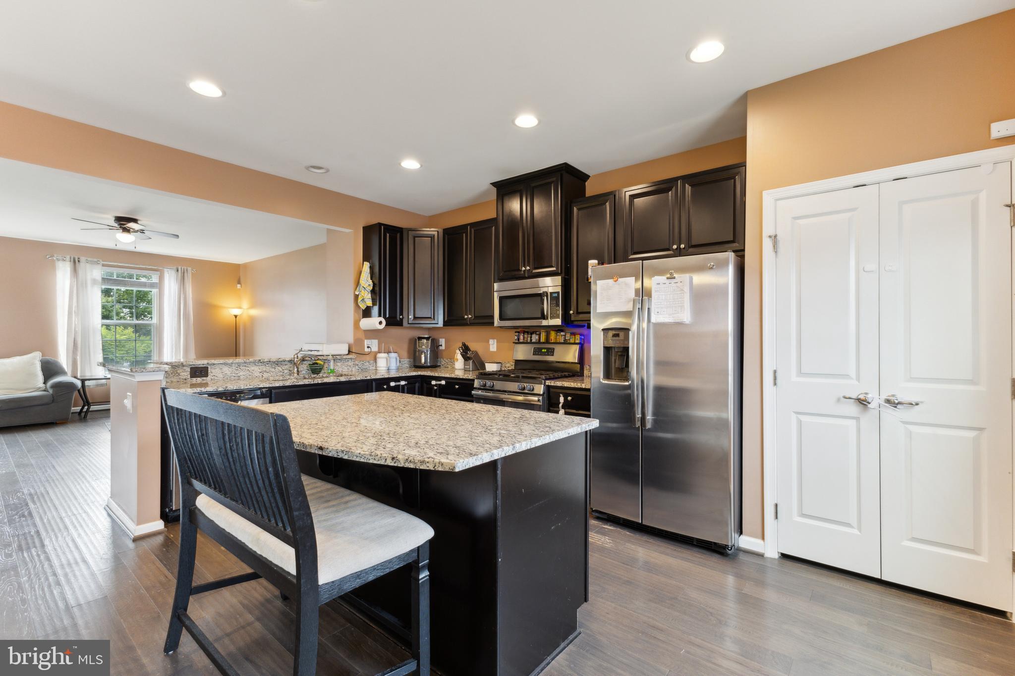 GOVERNORS ROW - Residential