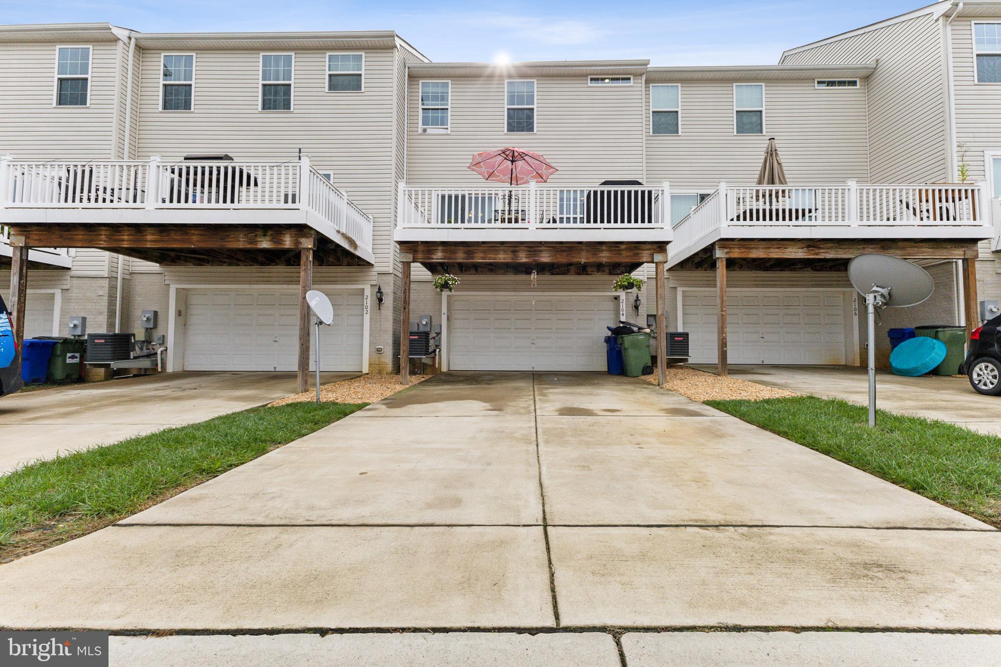 GOVERNORS ROW - Residential