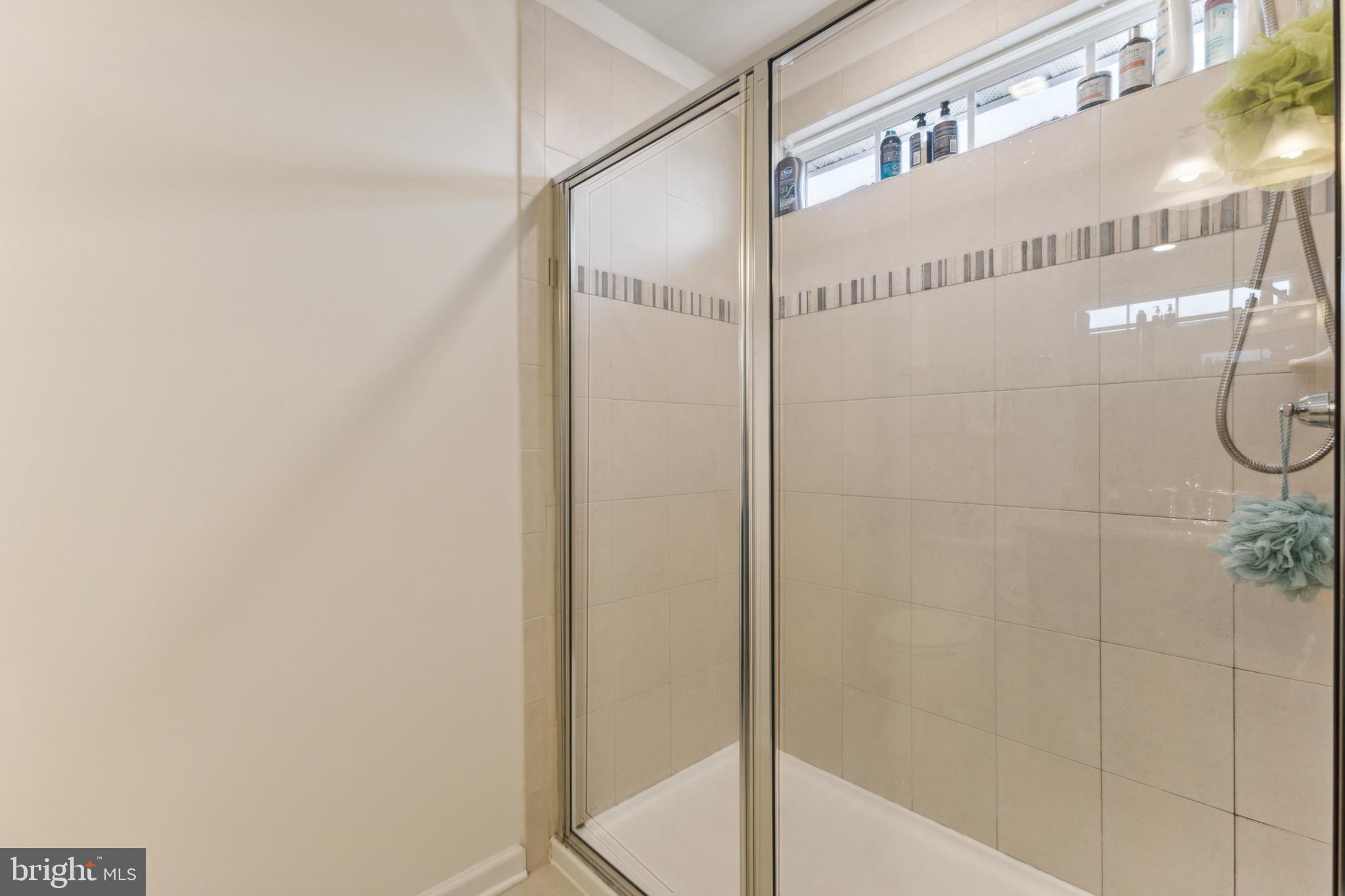 GOVERNORS ROW - Residential