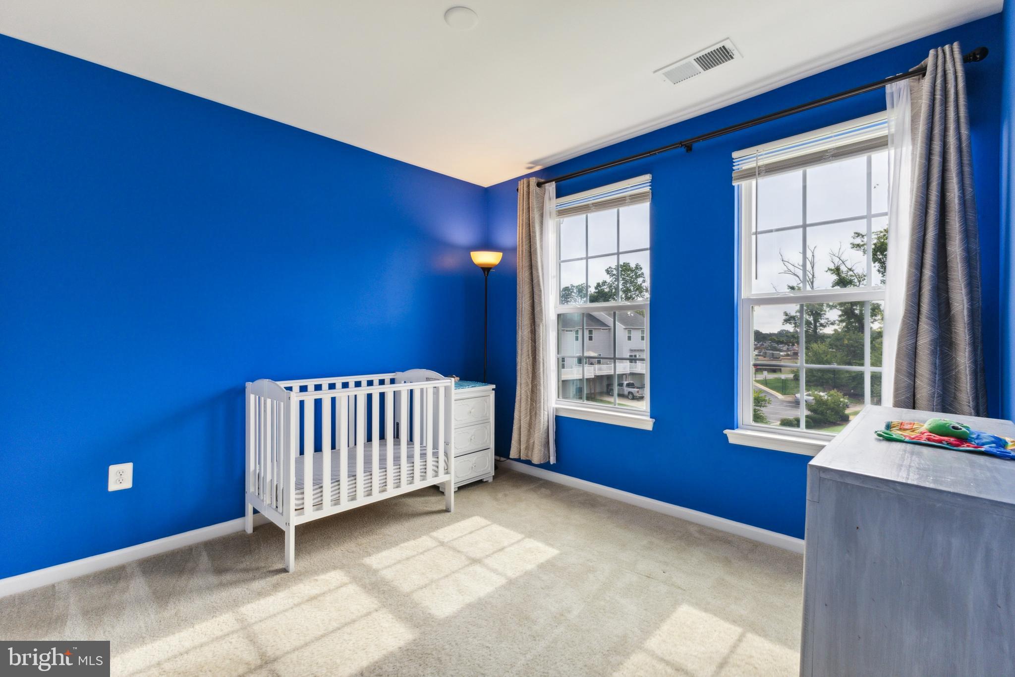 GOVERNORS ROW - Residential