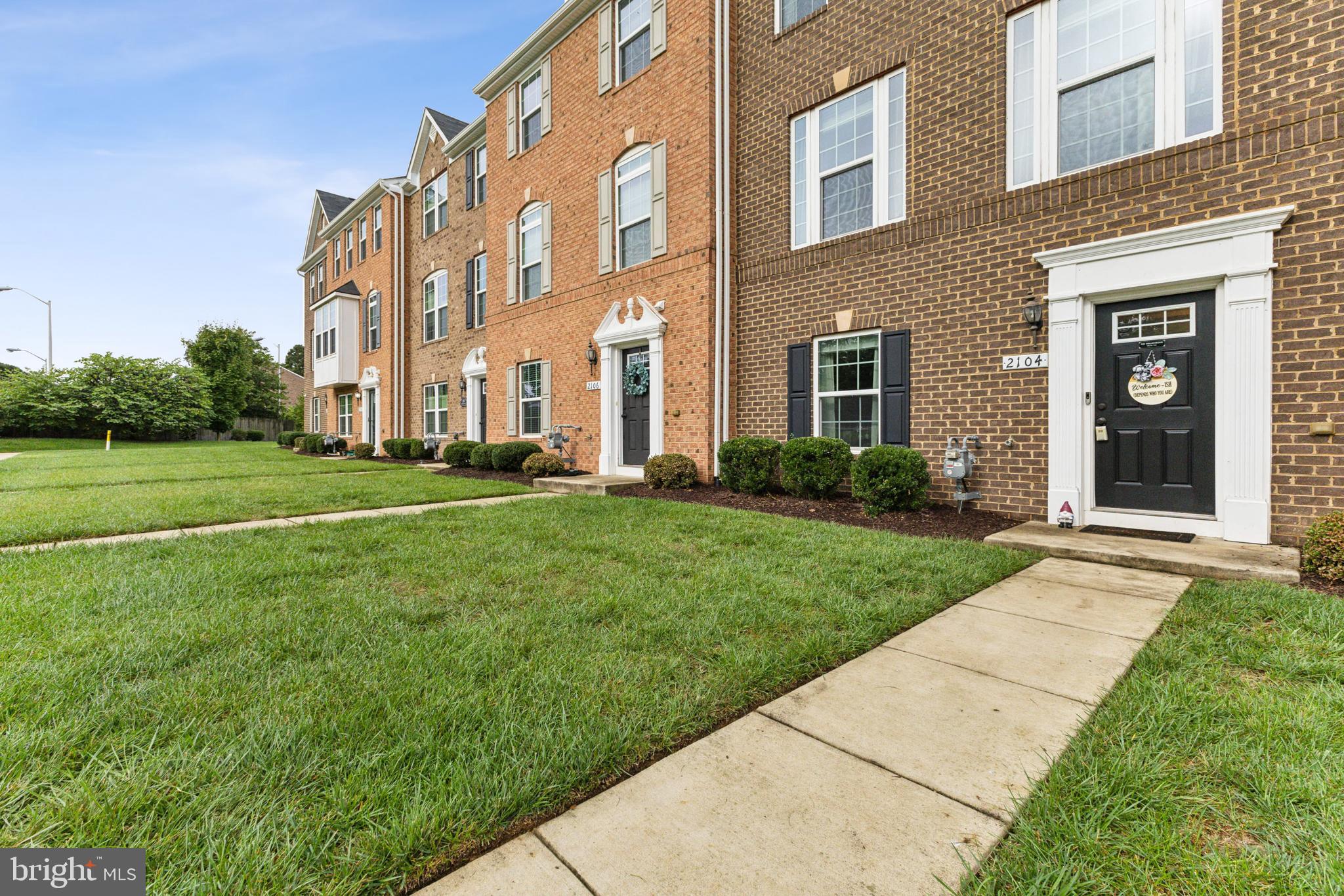 GOVERNORS ROW - Residential