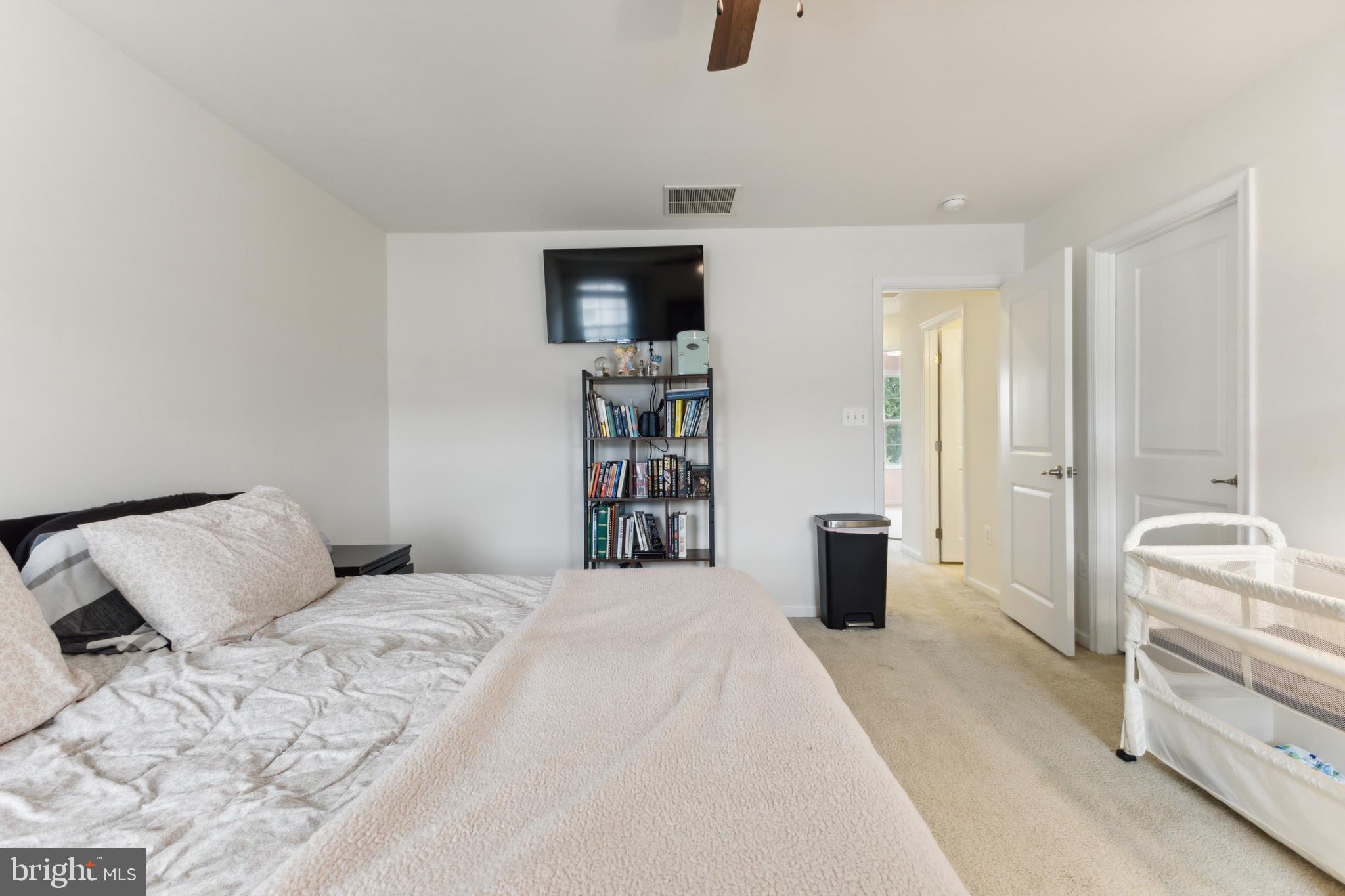 GOVERNORS ROW - Residential