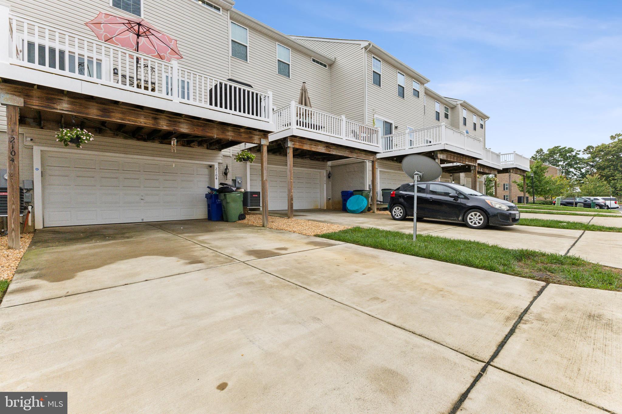 GOVERNORS ROW - Residential