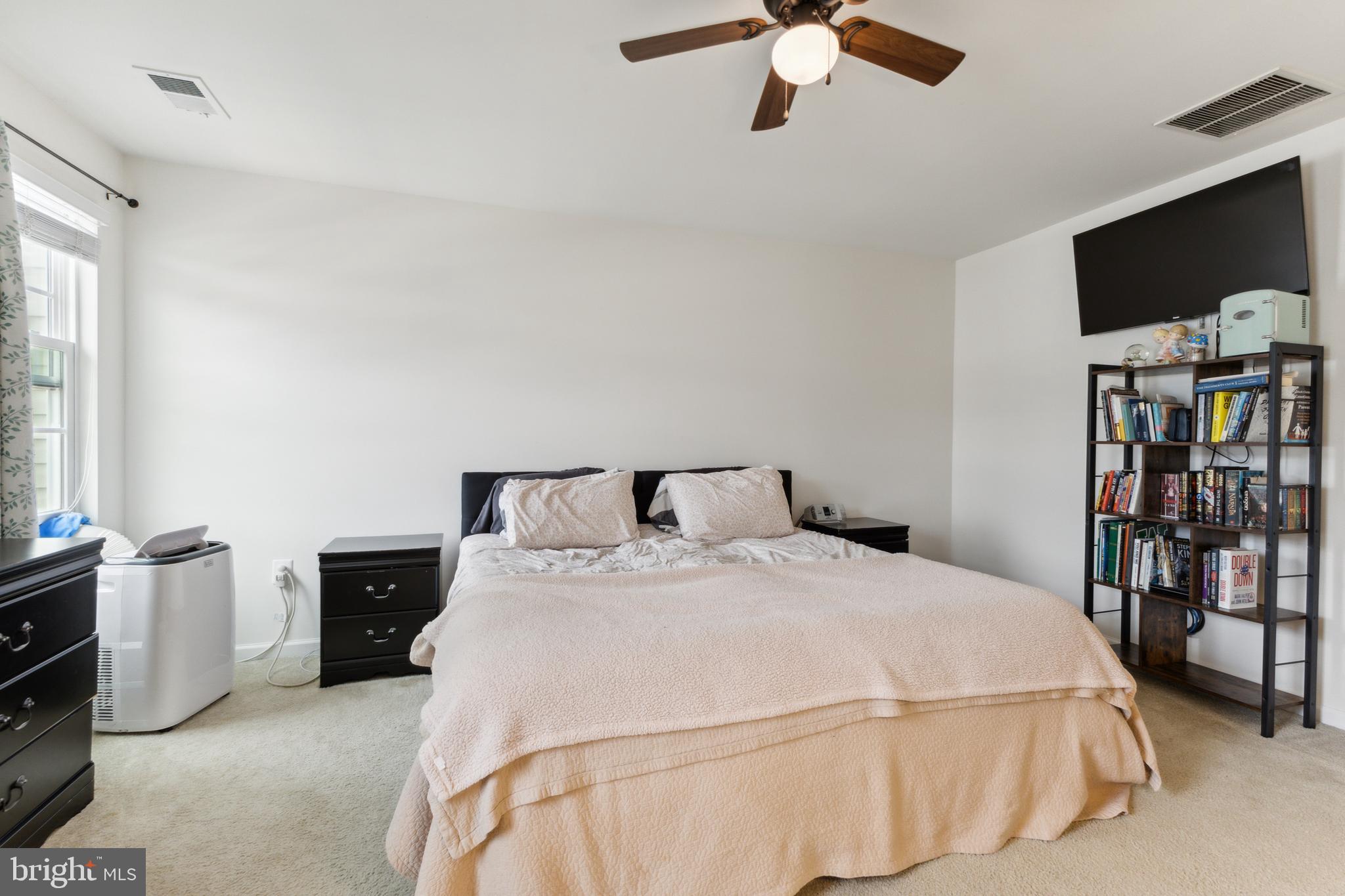 GOVERNORS ROW - Residential