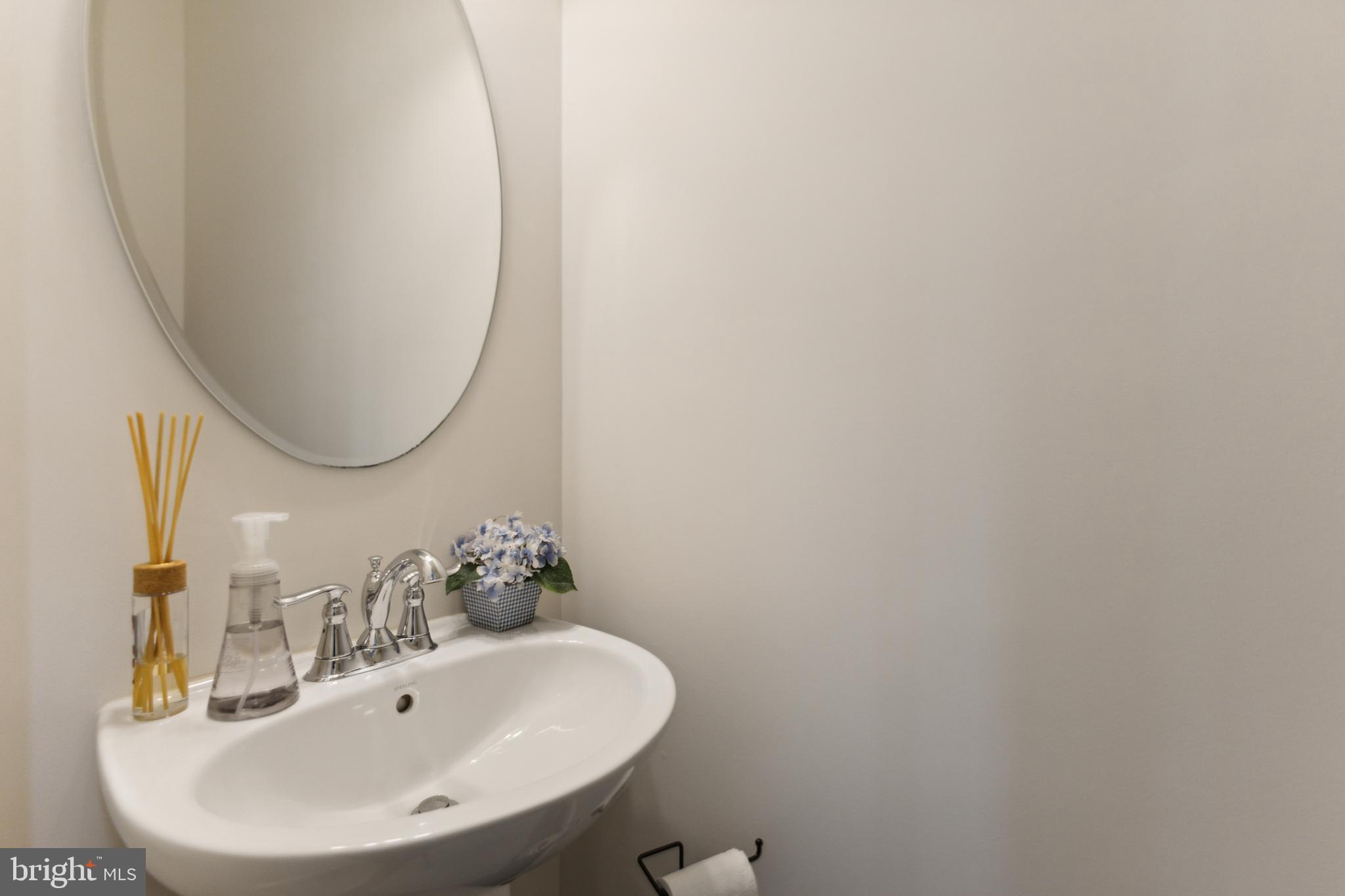 GOVERNORS ROW - Residential