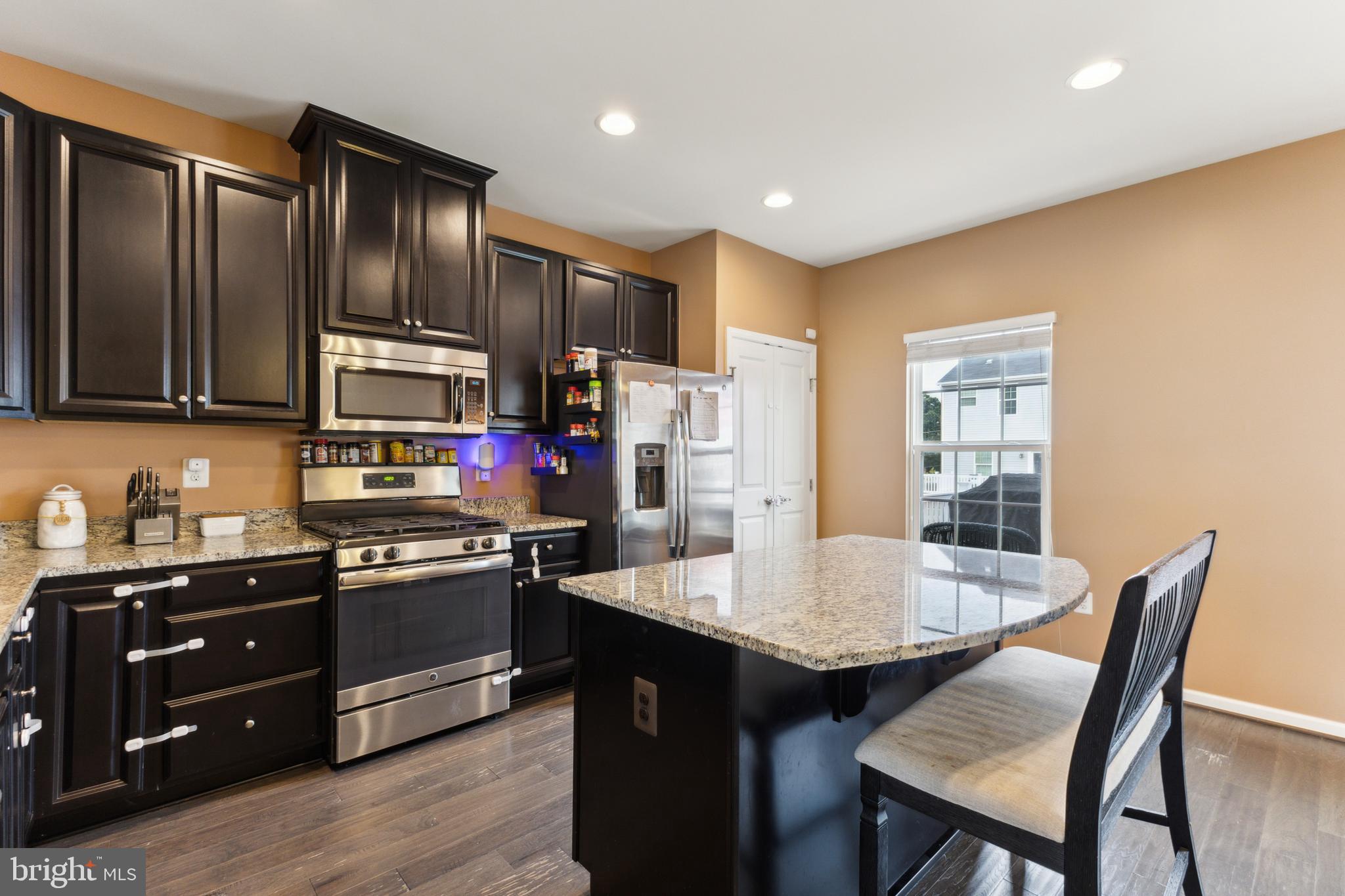 GOVERNORS ROW - Residential