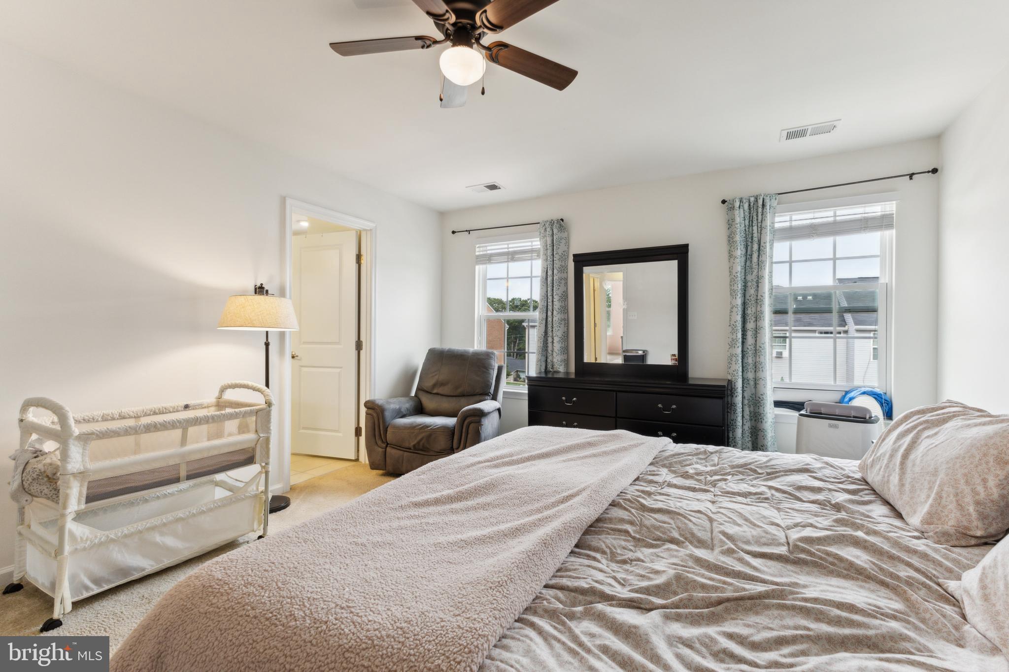 GOVERNORS ROW - Residential