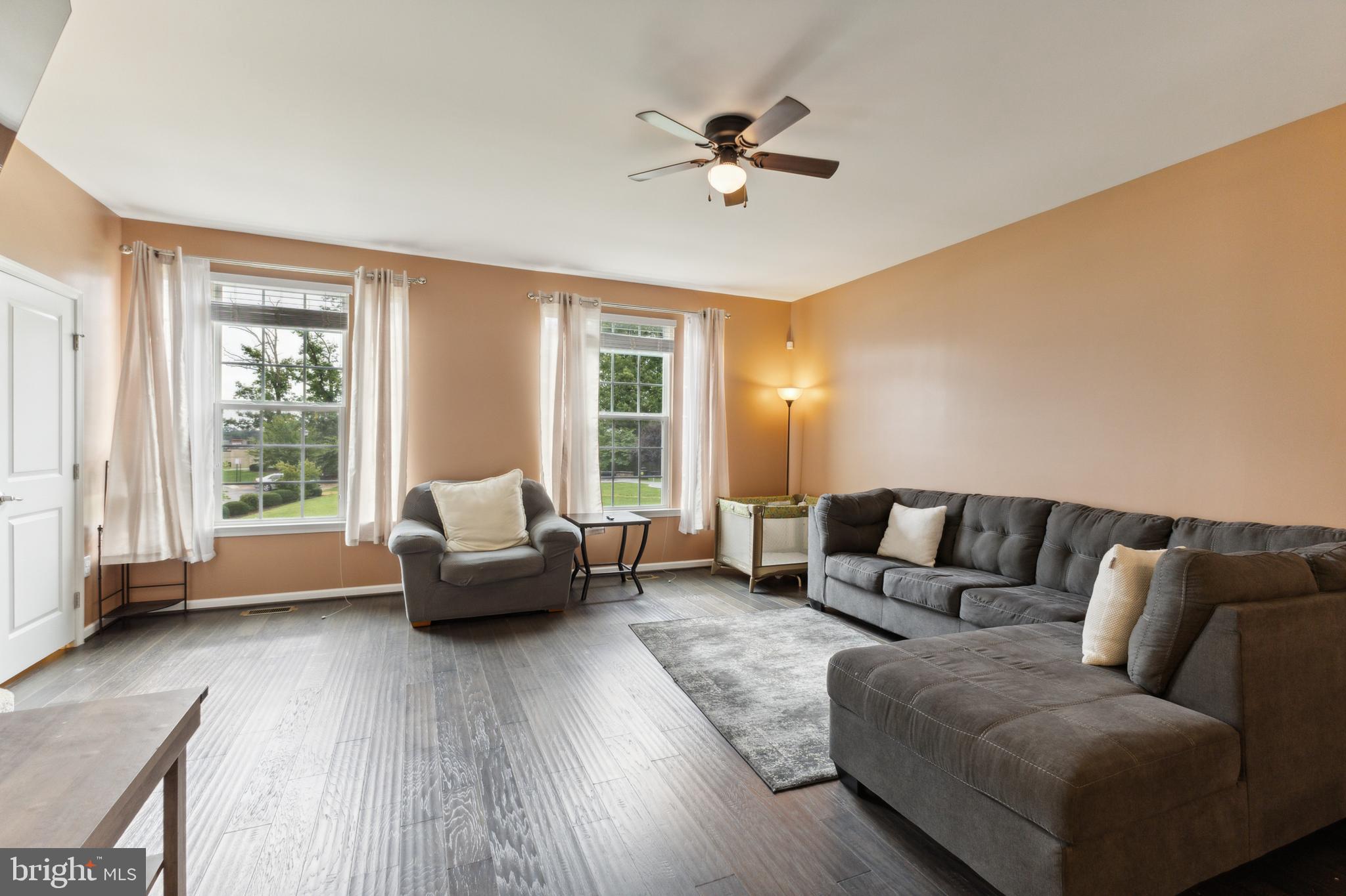 GOVERNORS ROW - Residential