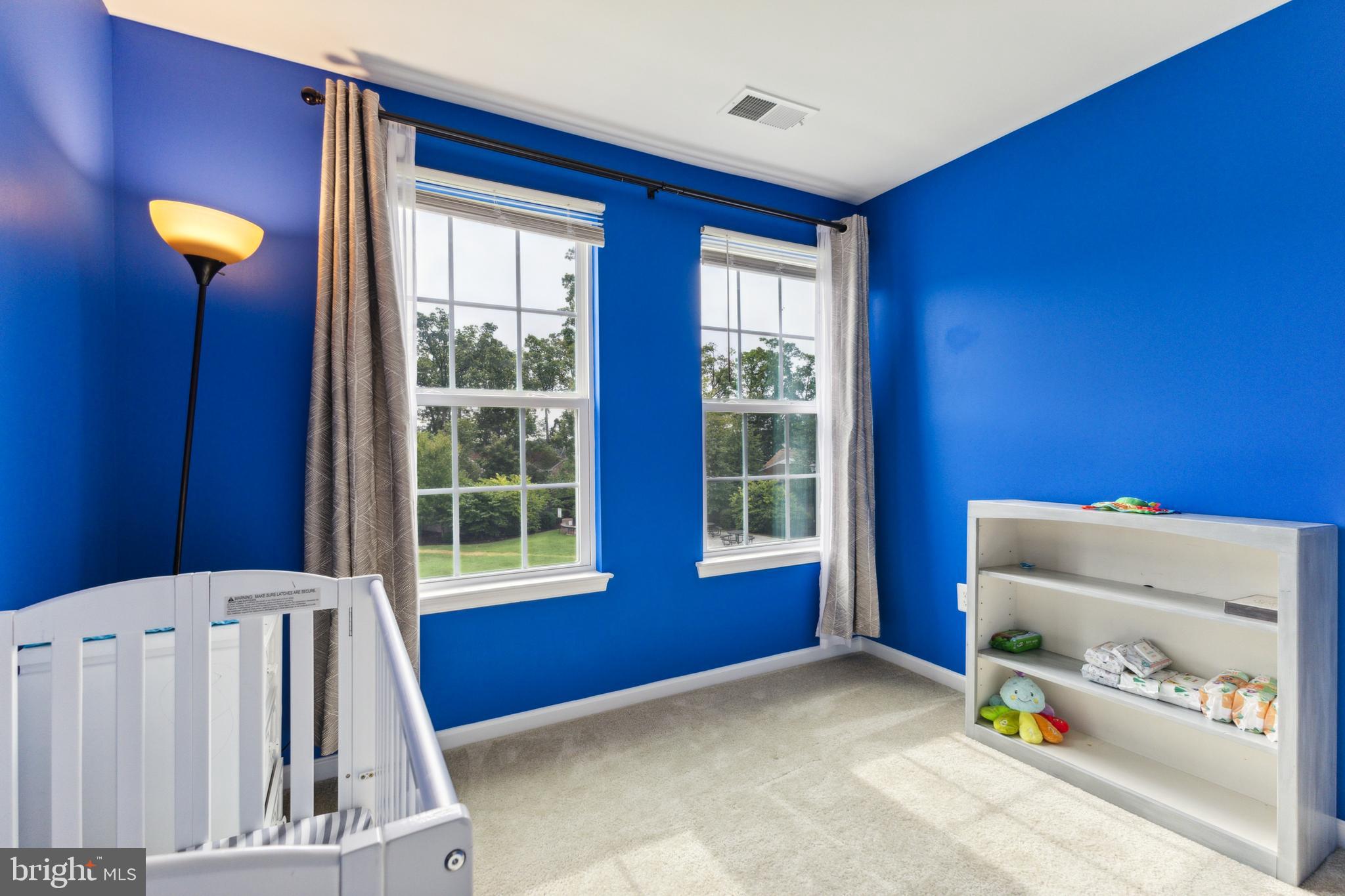 GOVERNORS ROW - Residential