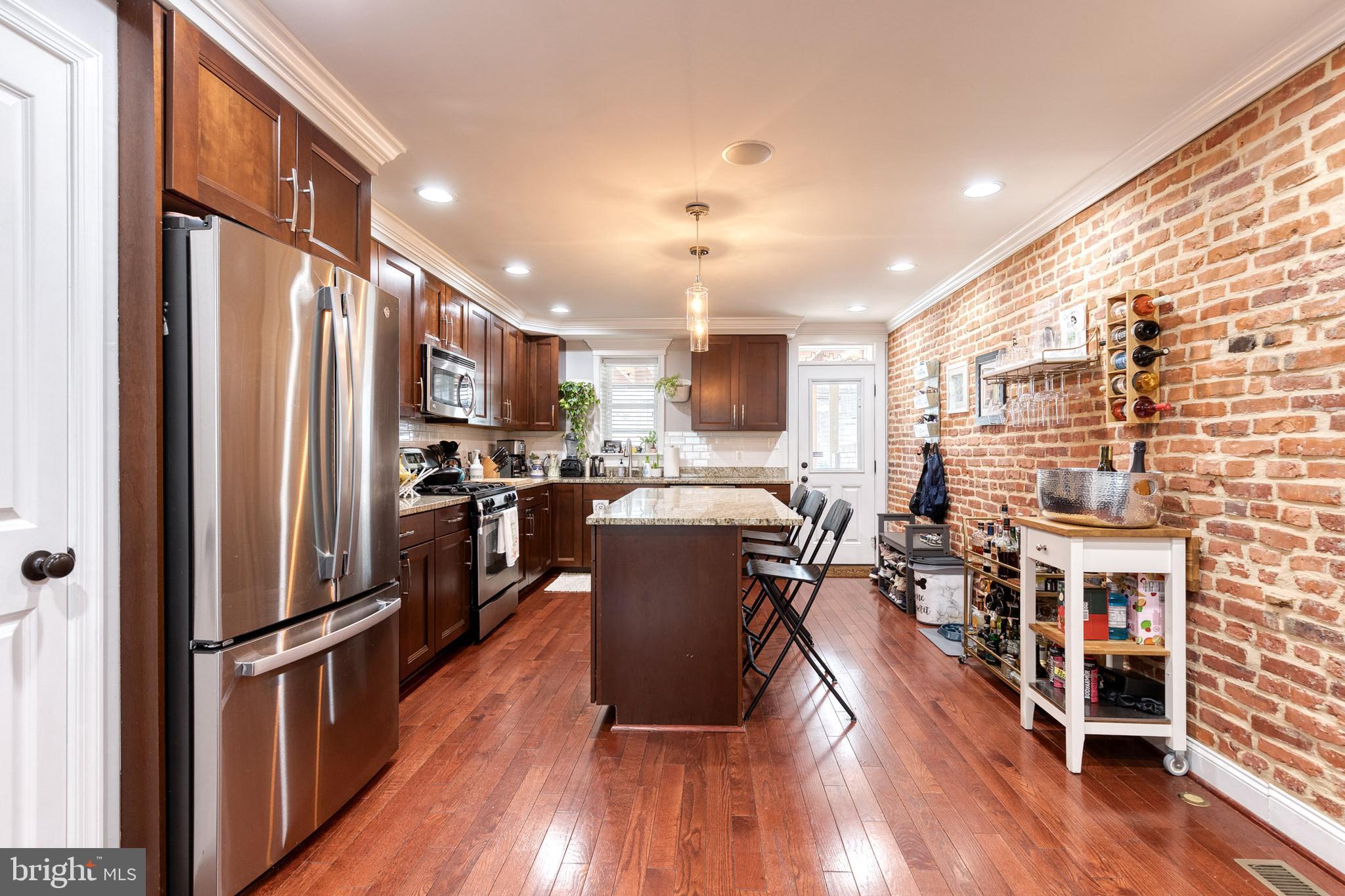 HIGHLANDTOWN - Residential Lease