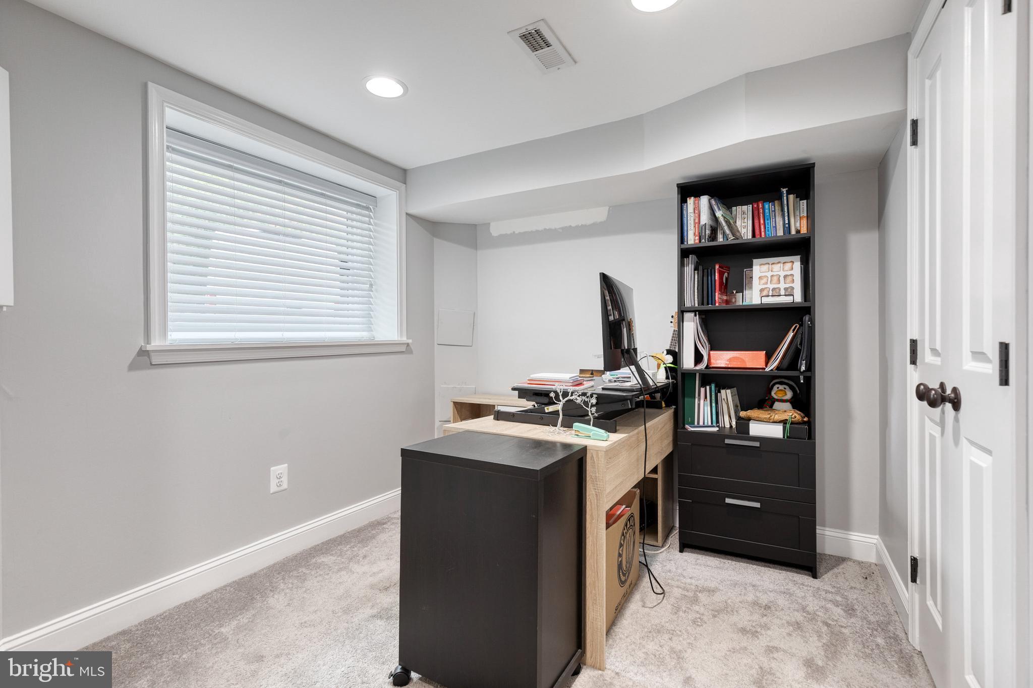 HIGHLANDTOWN - Residential Lease