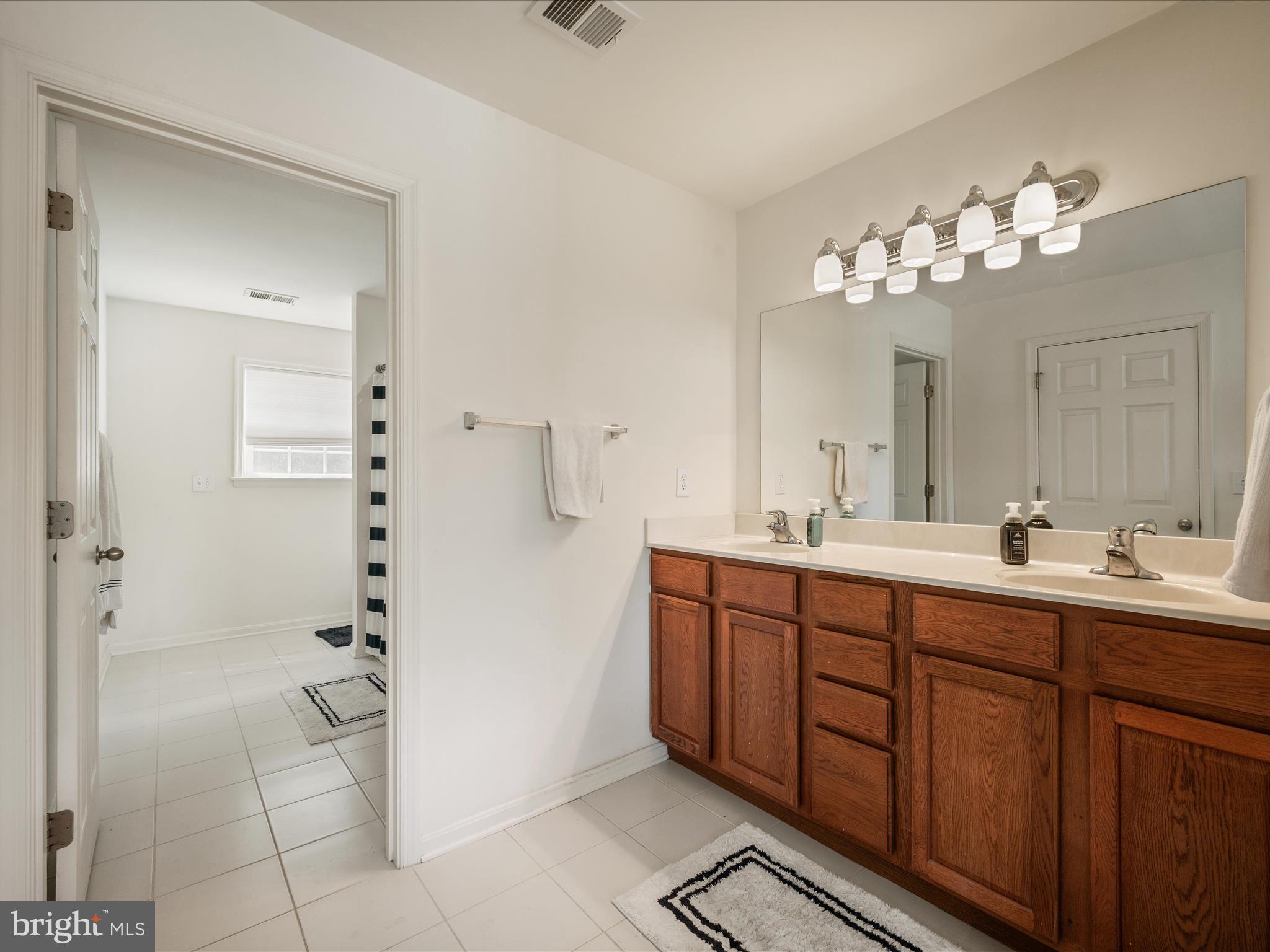 BROOKFIELD - Residential