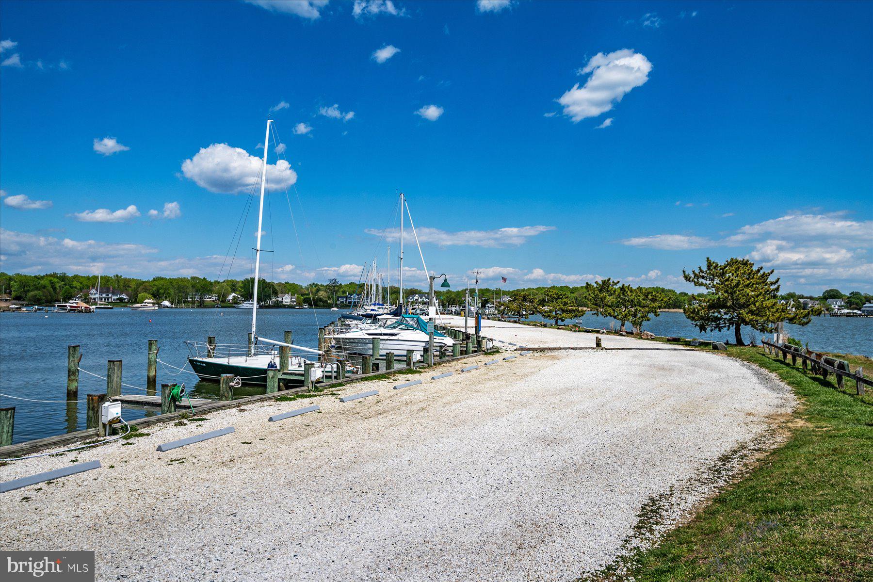 HILLSMERE ESTATES - Residential