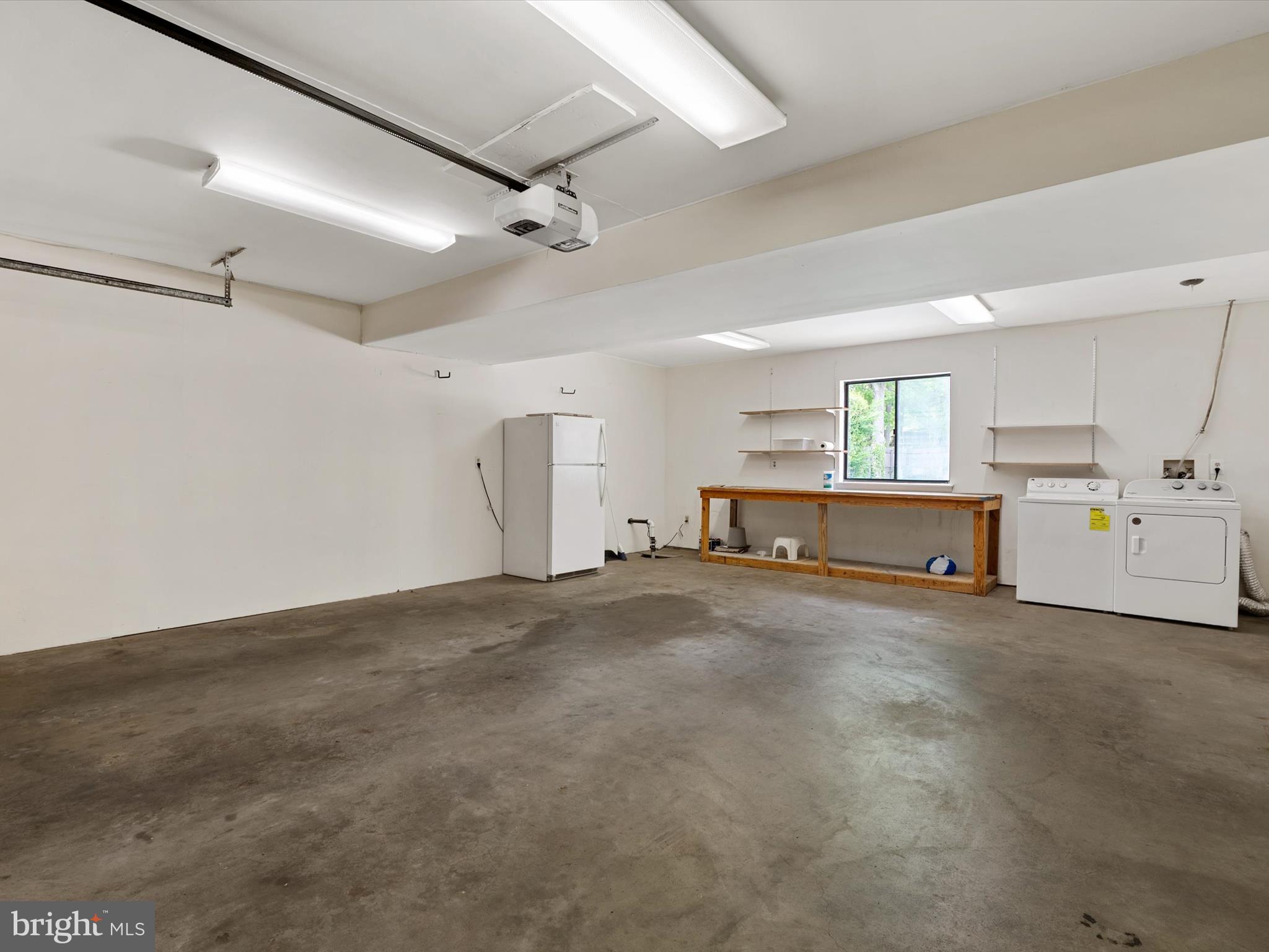 HILLSMERE ESTATES - Residential