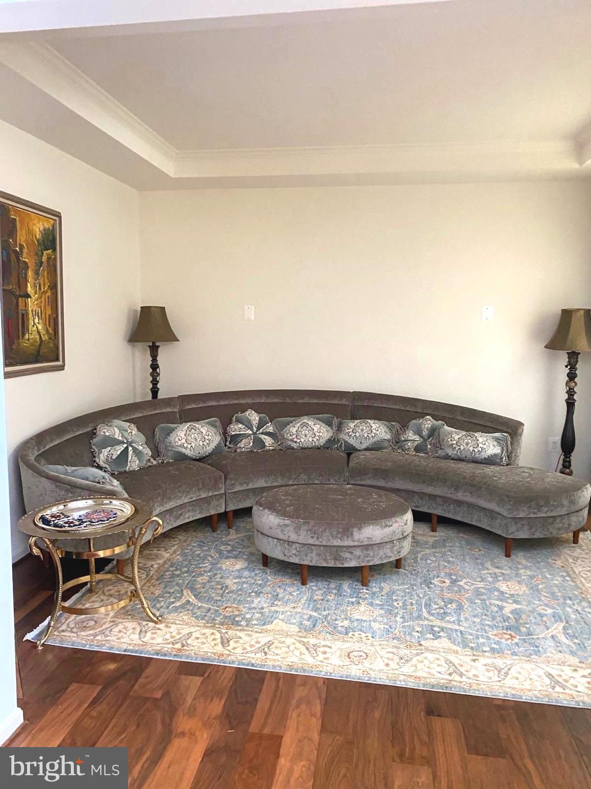 8091 SIDE HILL DRIVE