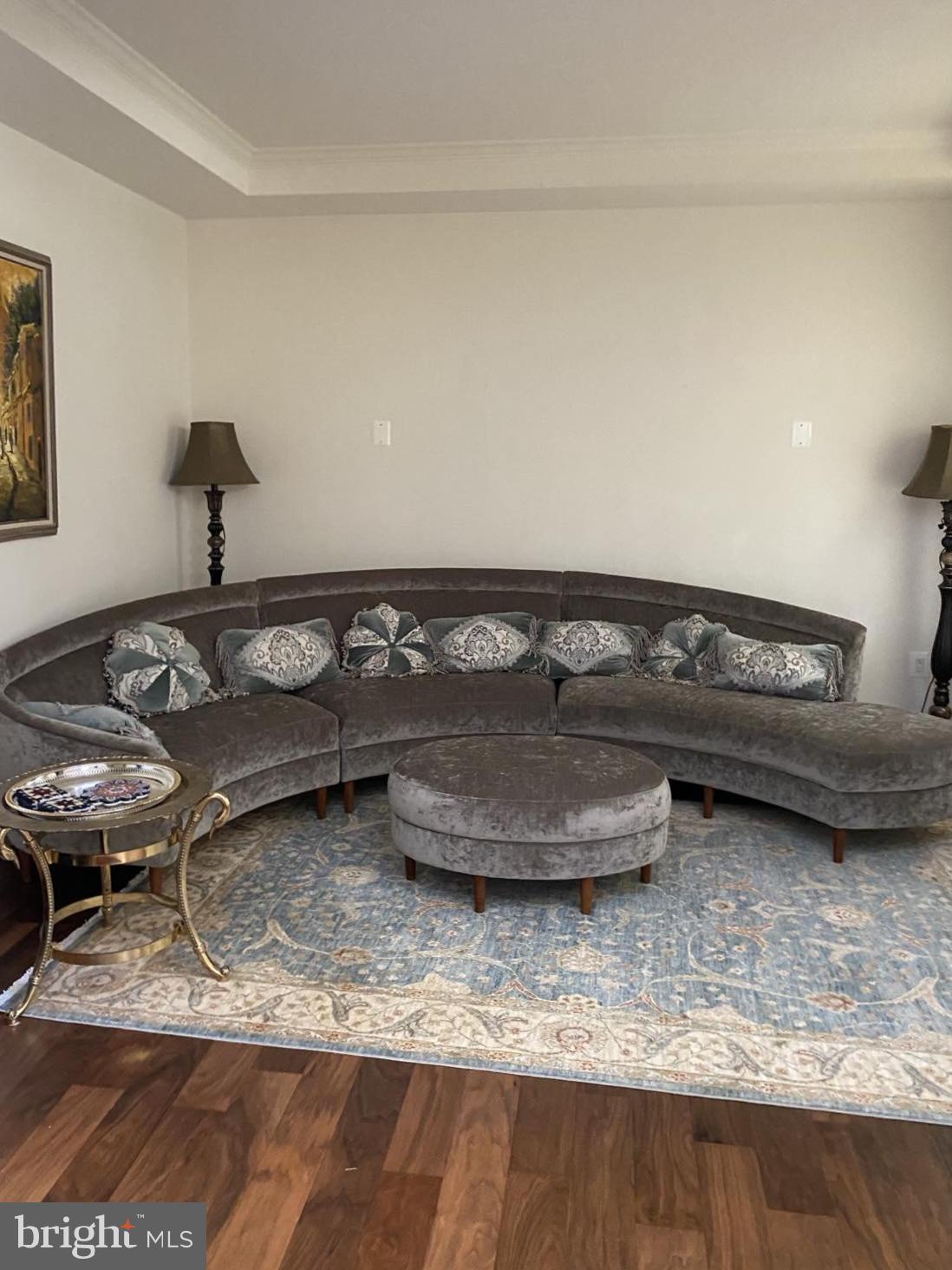 8091 SIDE HILL DRIVE