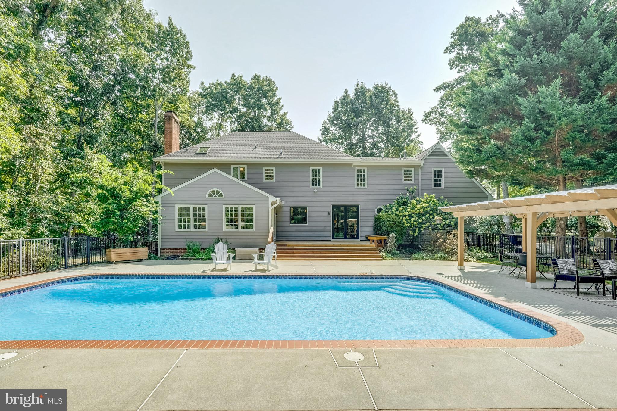 ROXSHIRE - Residential