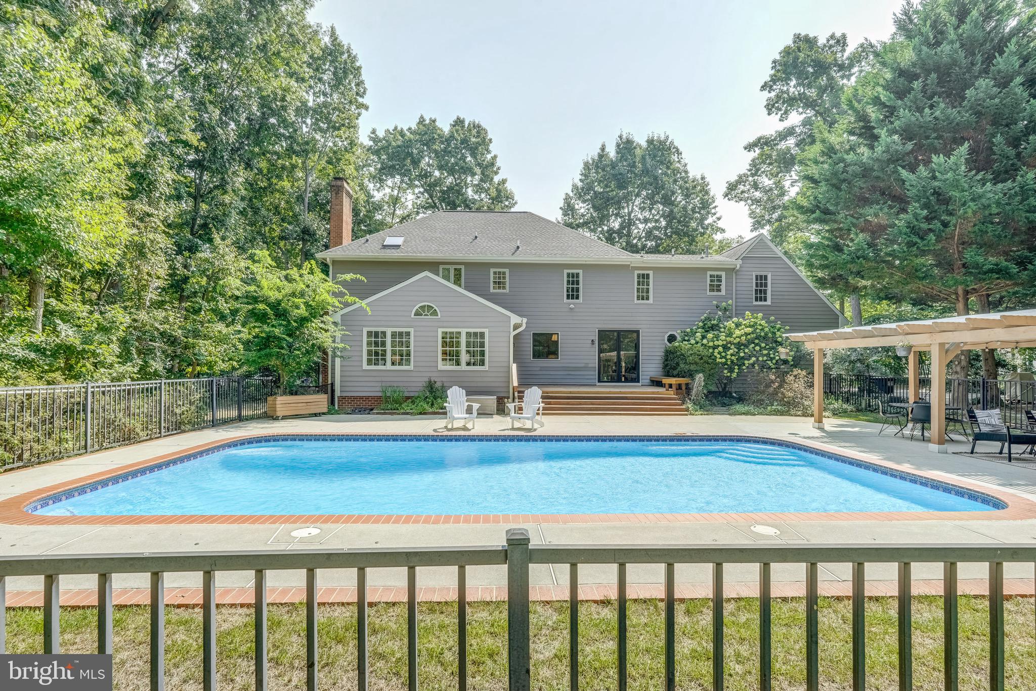 ROXSHIRE - Residential