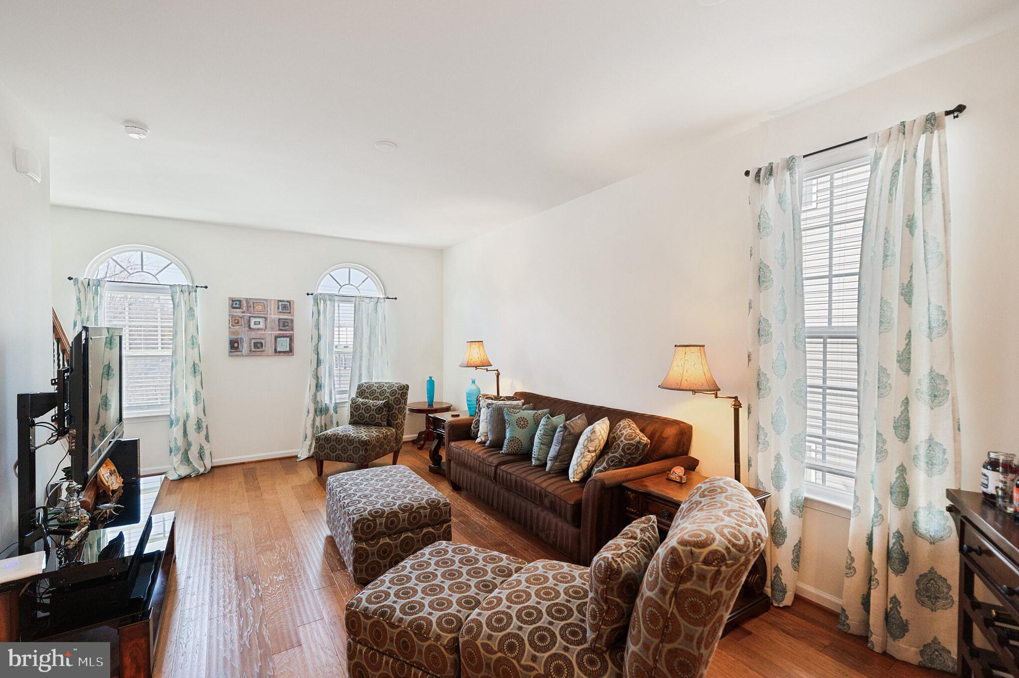 FEATHERSTONE STATION CONDOMINIUMS - Residential