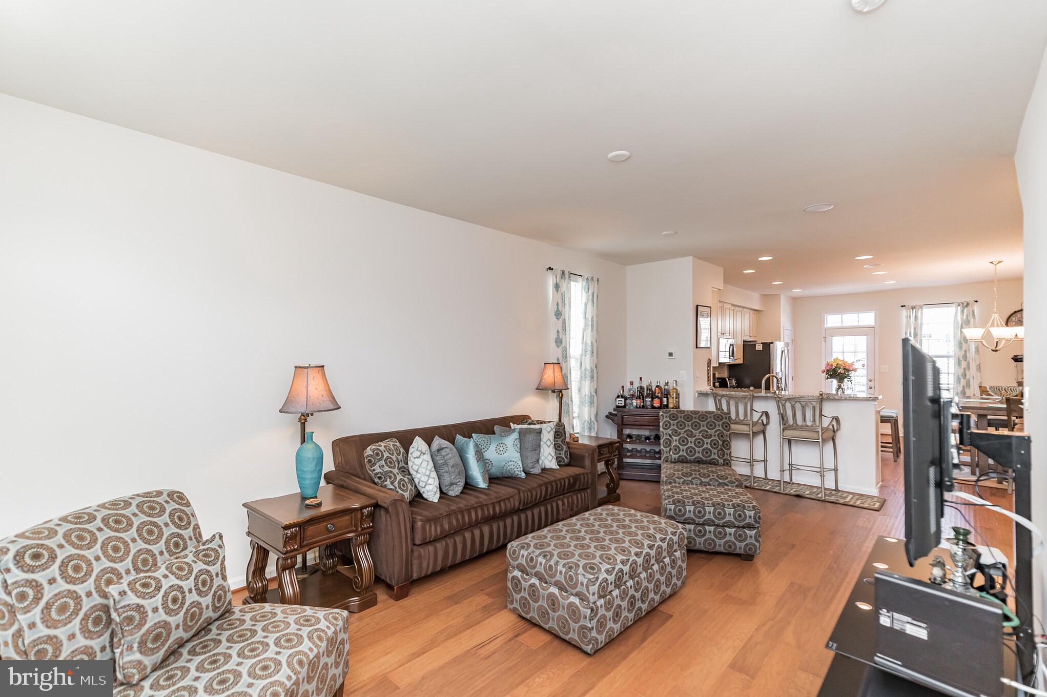 FEATHERSTONE STATION CONDOMINIUMS - Residential