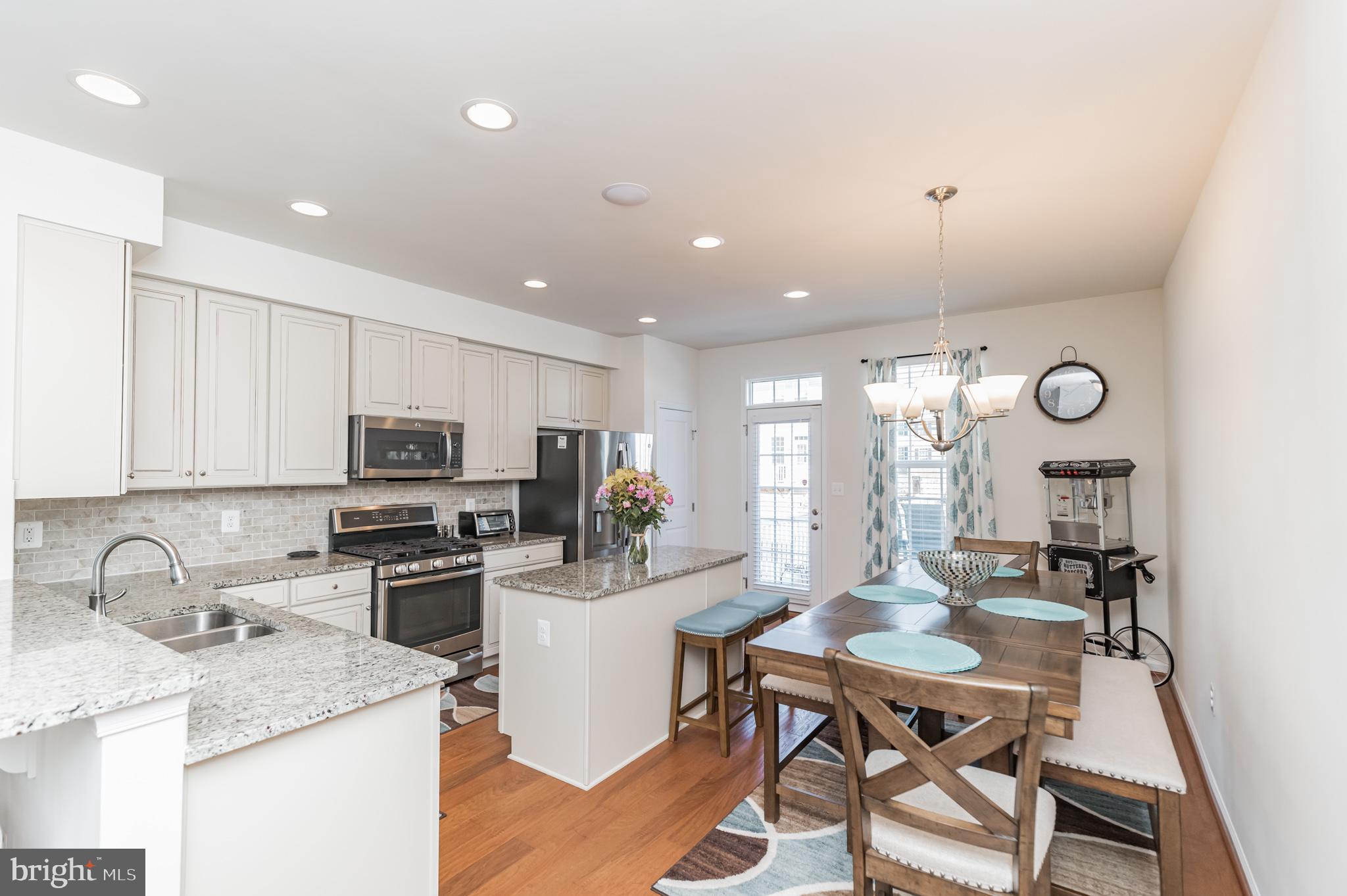 FEATHERSTONE STATION CONDOMINIUMS - Residential