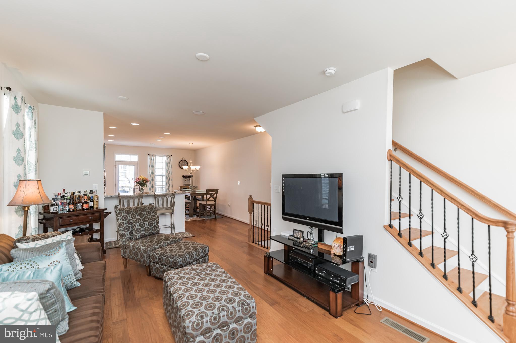 FEATHERSTONE STATION CONDOMINIUMS - Residential