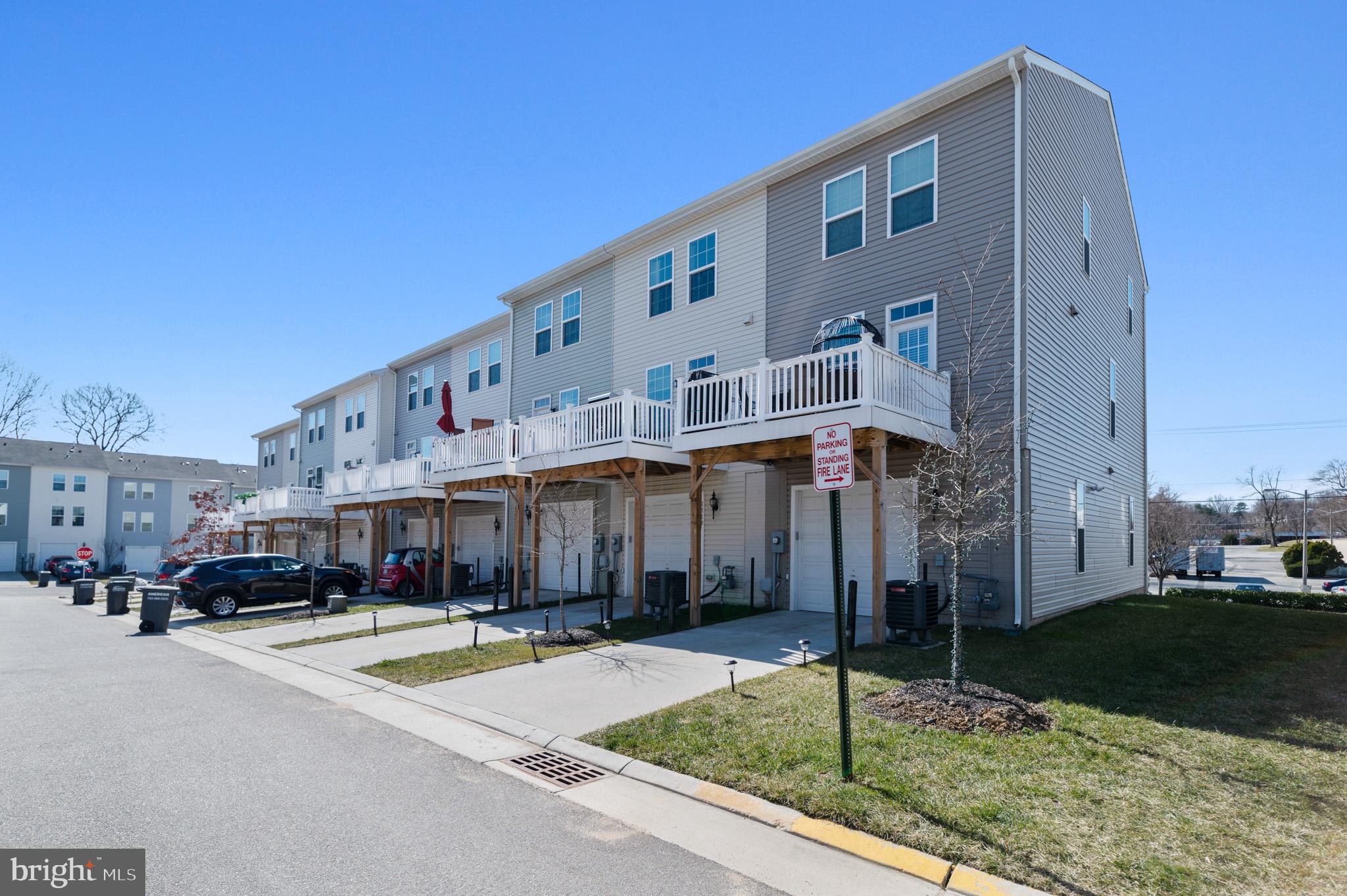FEATHERSTONE STATION CONDOMINIUMS - Residential