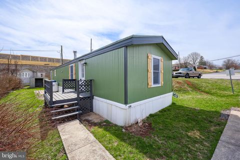 109 EBY LANE MIDDLETOWN PA 17057