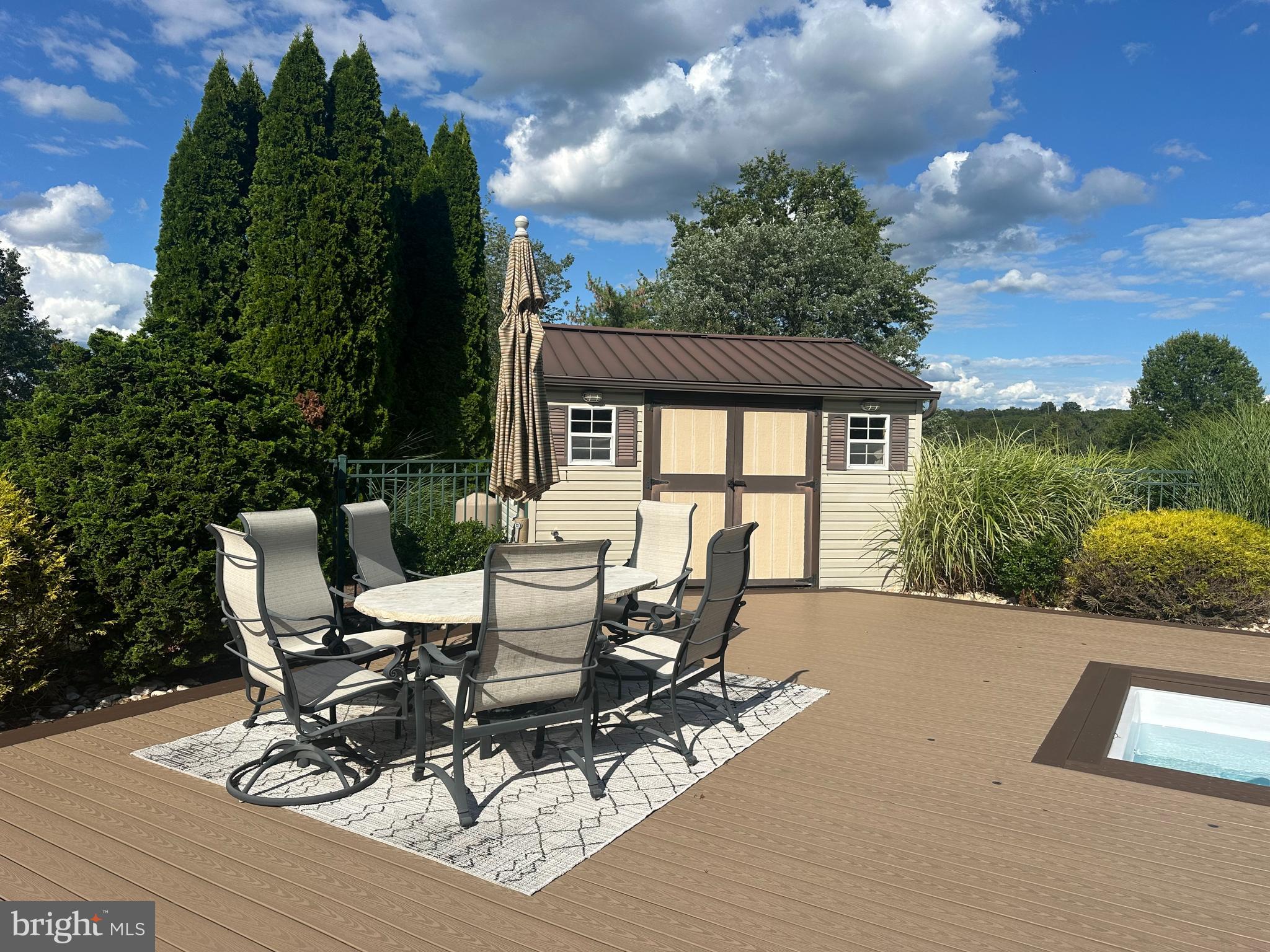 HILLTOWN WOODS - Residential