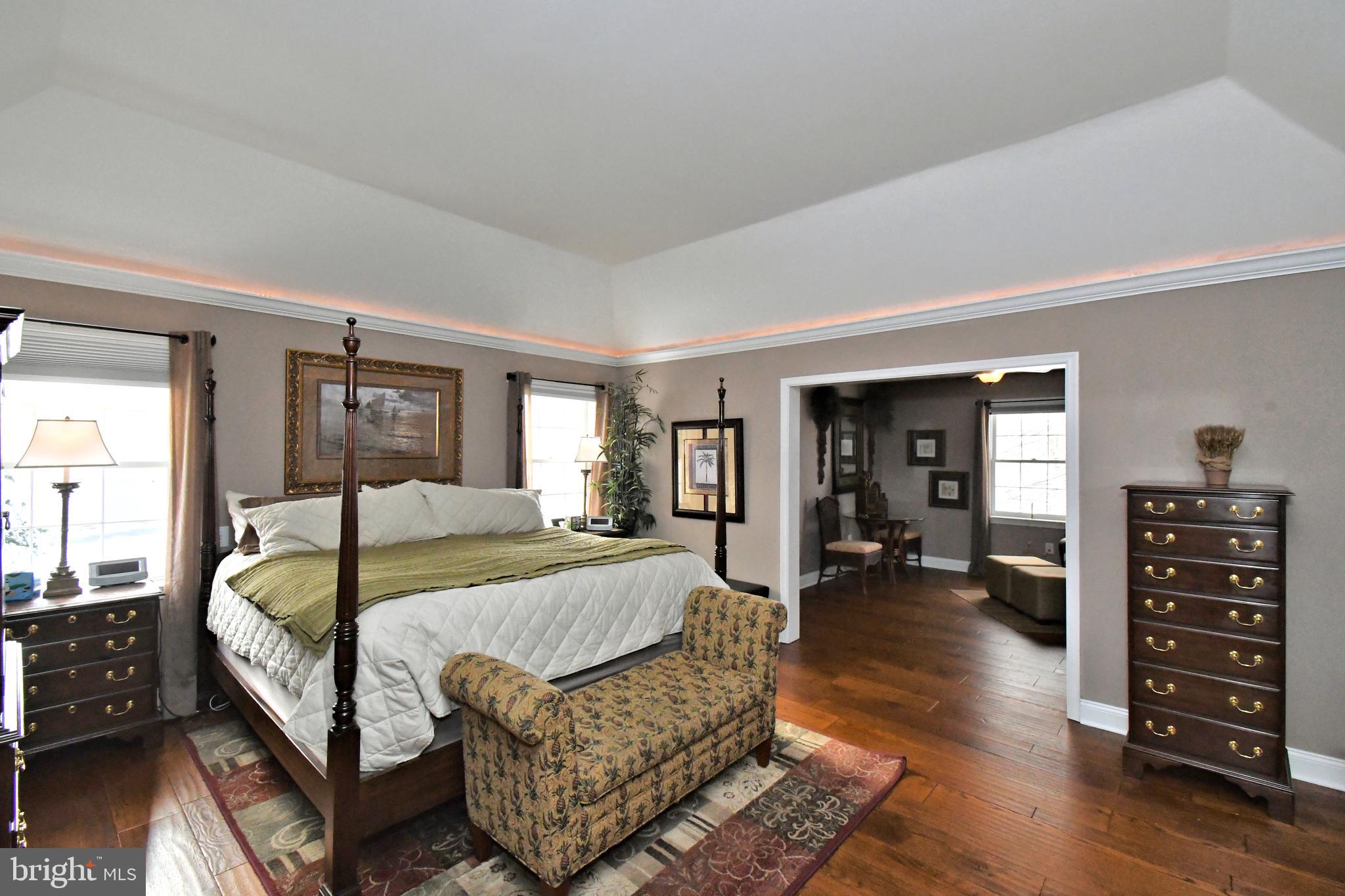 HILLTOWN WOODS - Residential