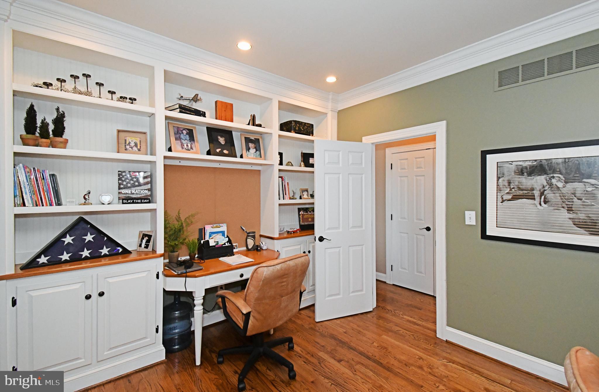 HILLTOWN WOODS - Residential