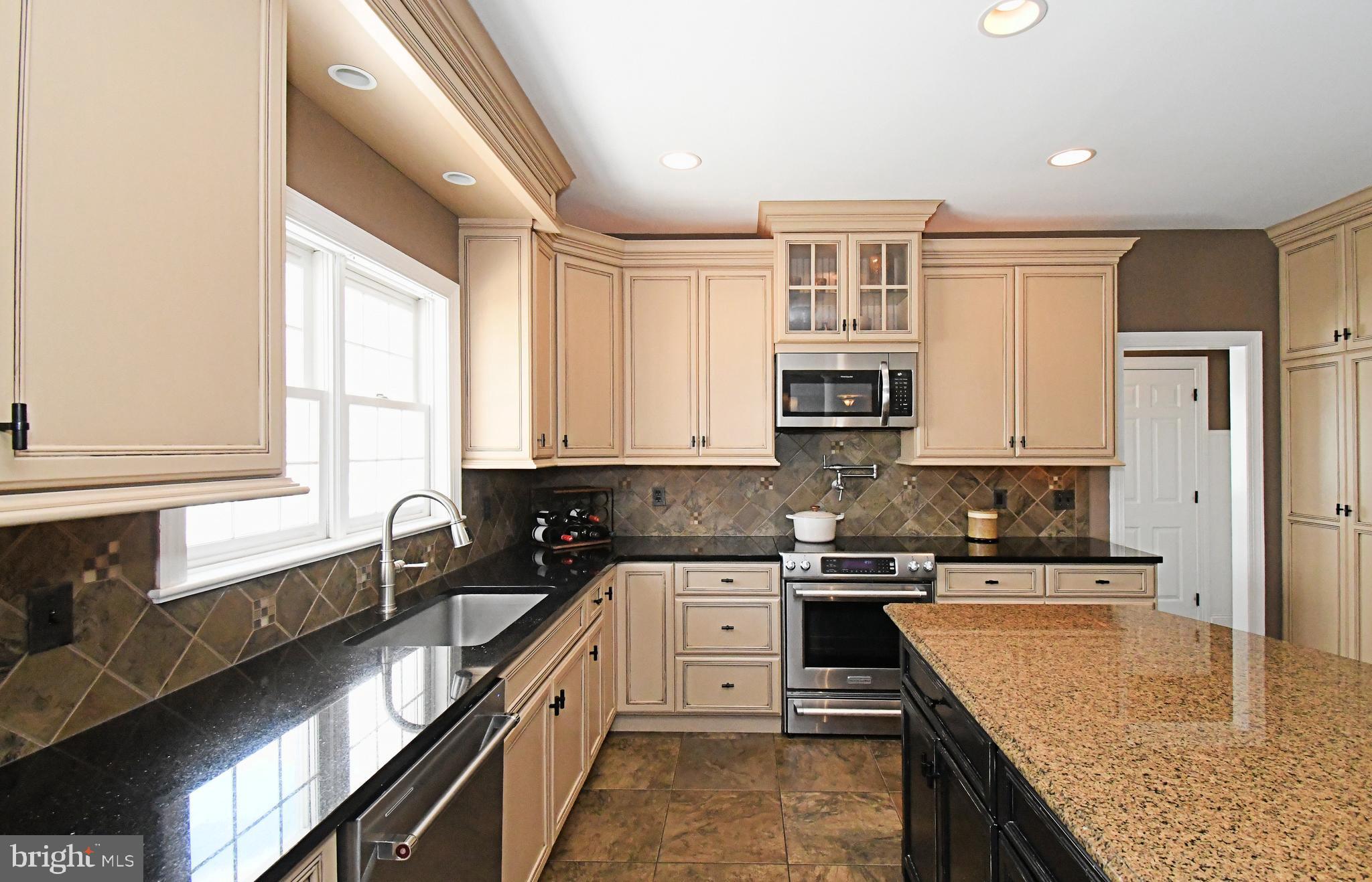 HILLTOWN WOODS - Residential