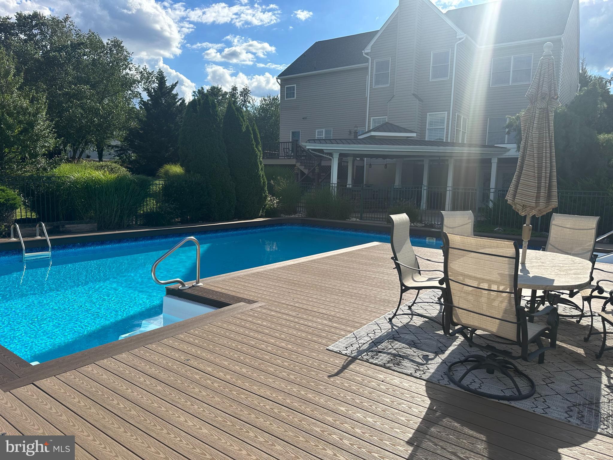 HILLTOWN WOODS - Residential