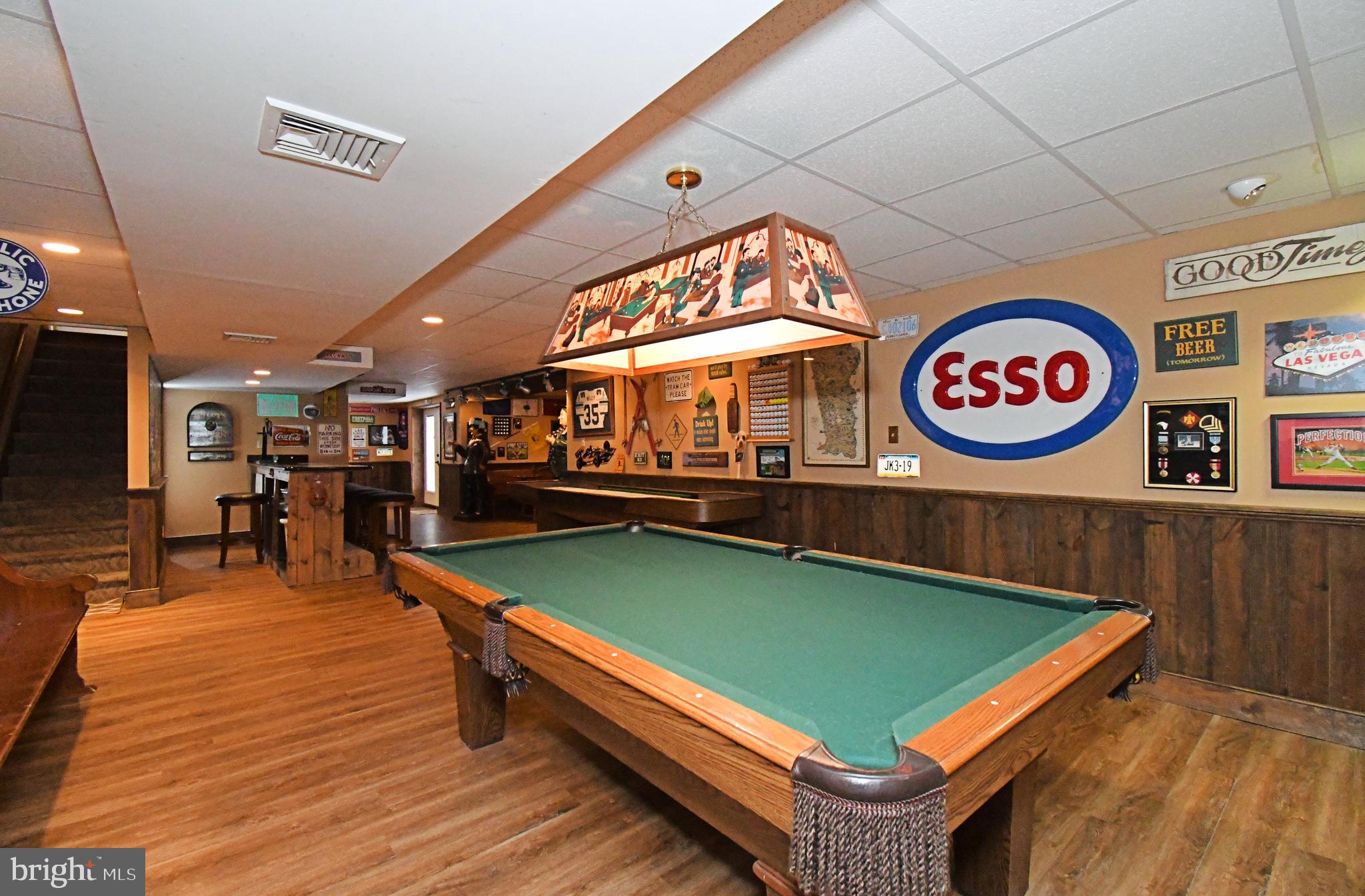 HILLTOWN WOODS - Residential