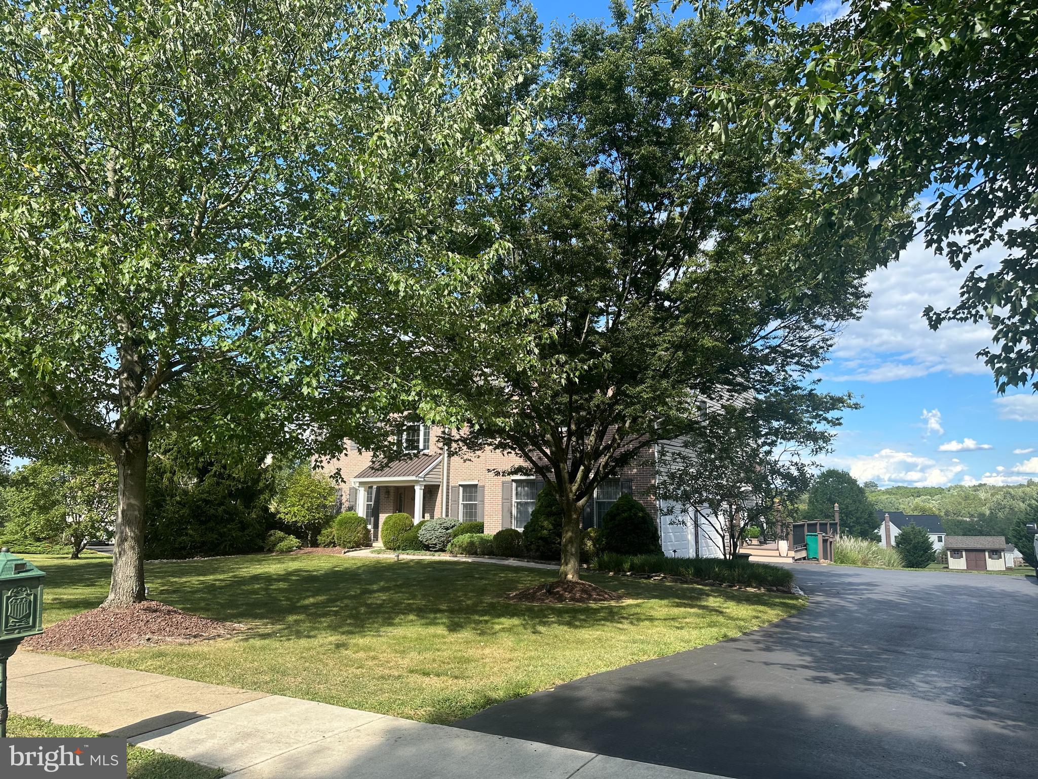 HILLTOWN WOODS - Residential