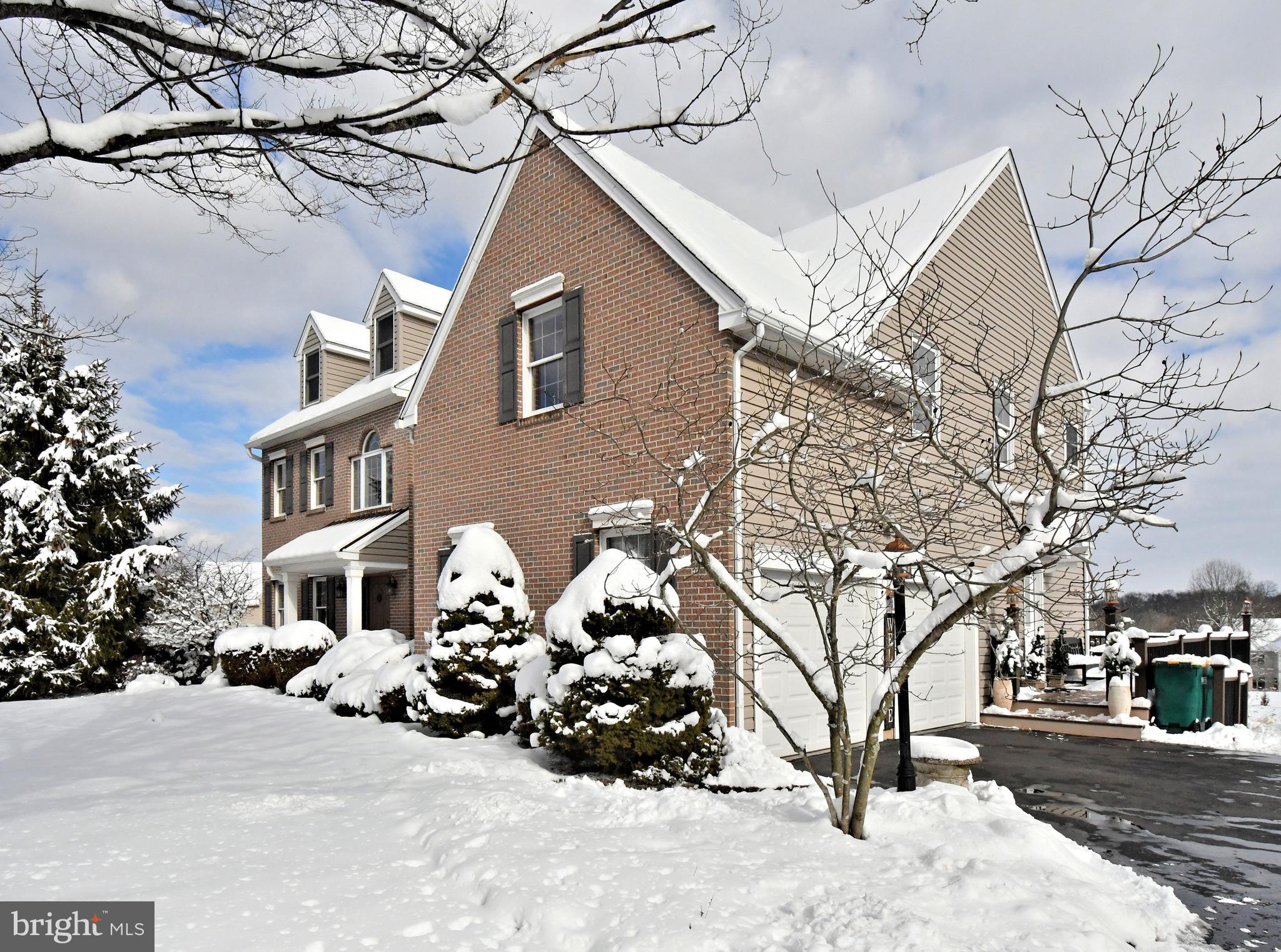 HILLTOWN WOODS - Residential