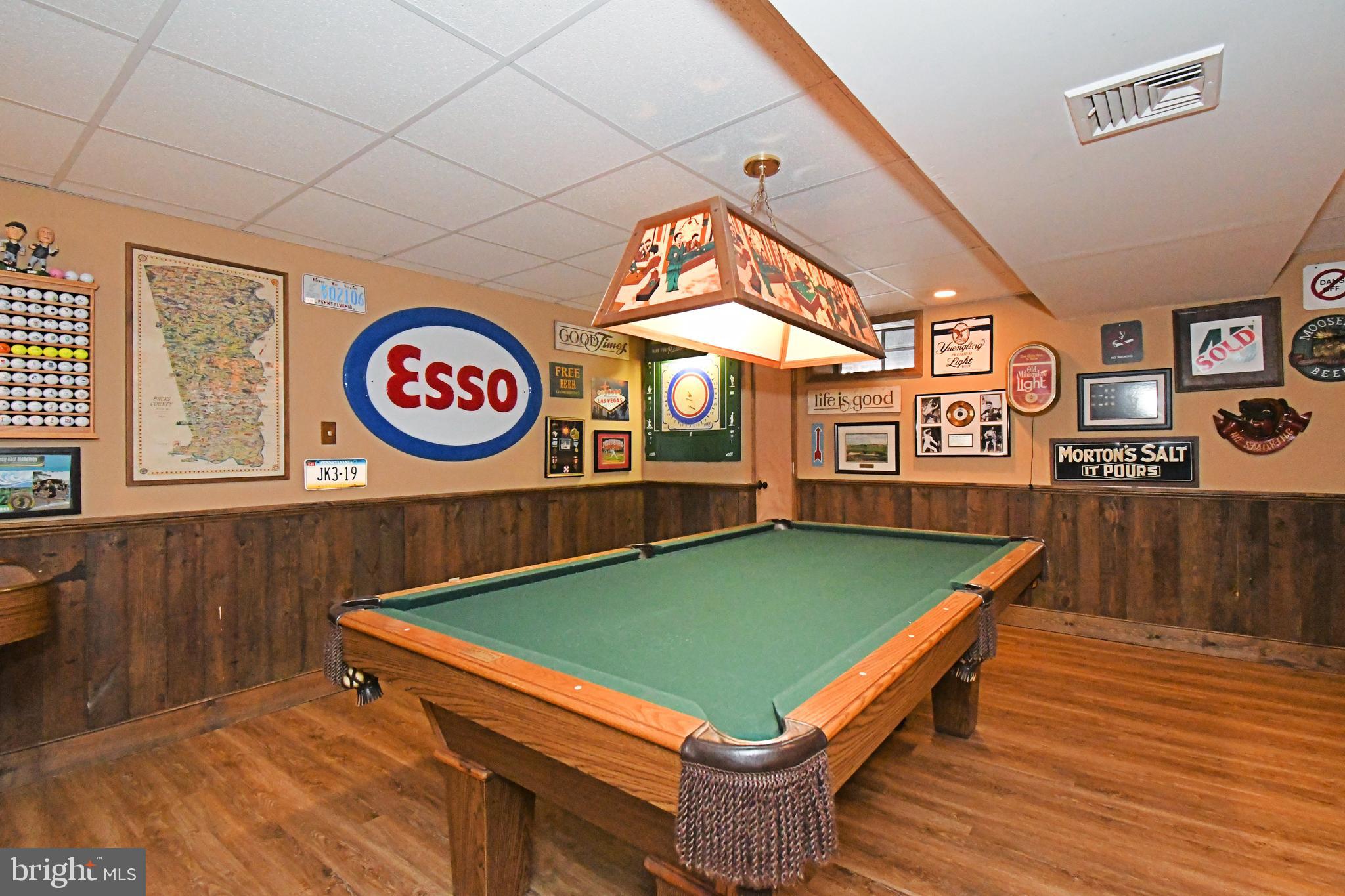 HILLTOWN WOODS - Residential